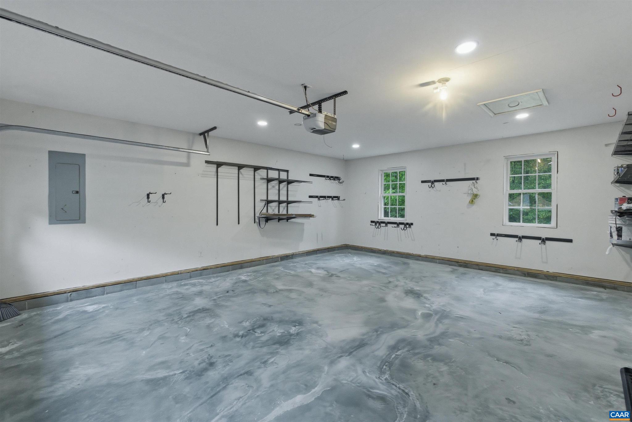 DEER LAKE ESTATES - Residential