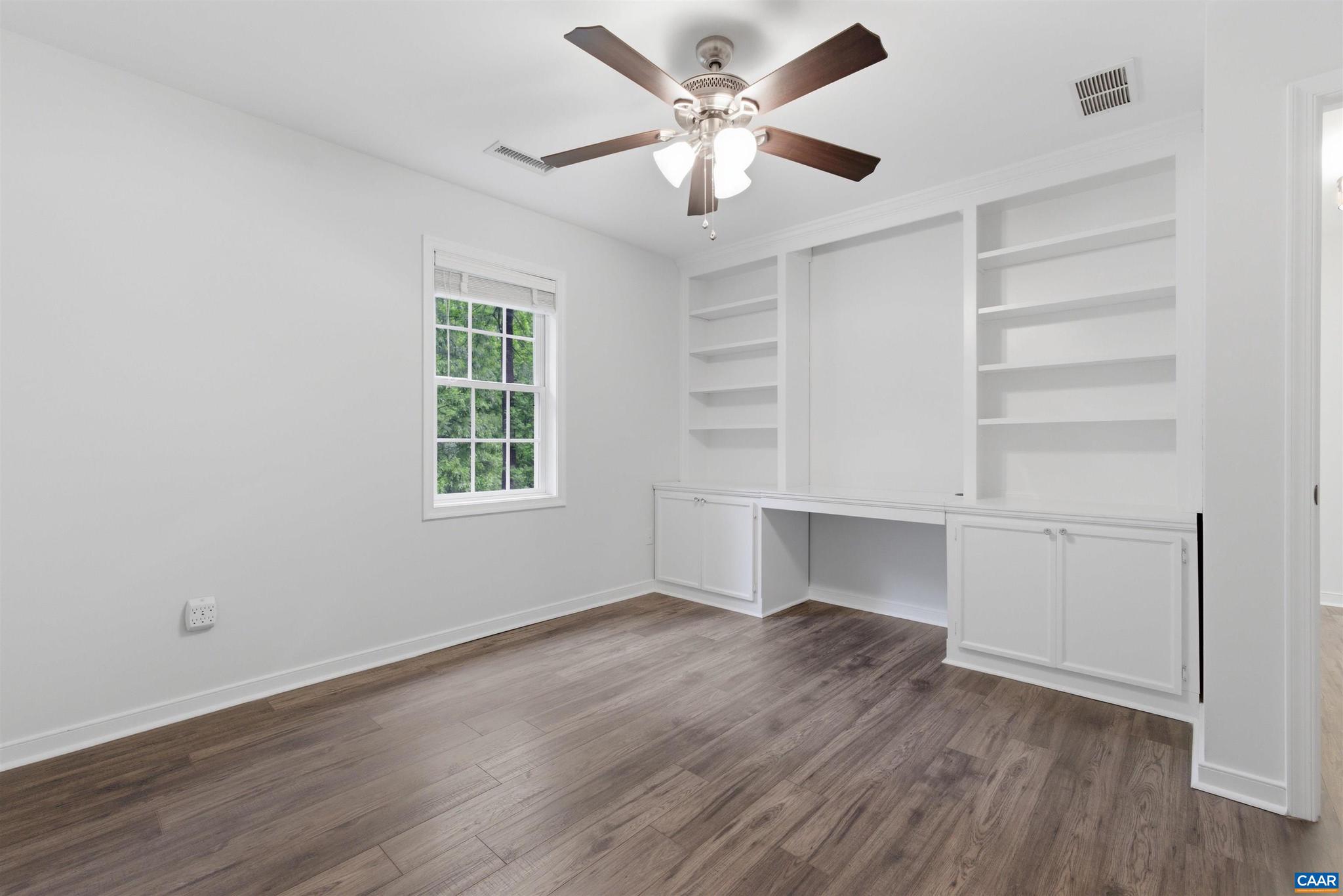 DEER LAKE ESTATES - Residential