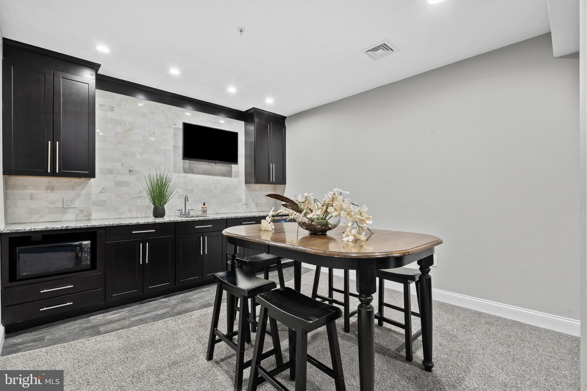 BROOKSIDE MANOR ES - Residential