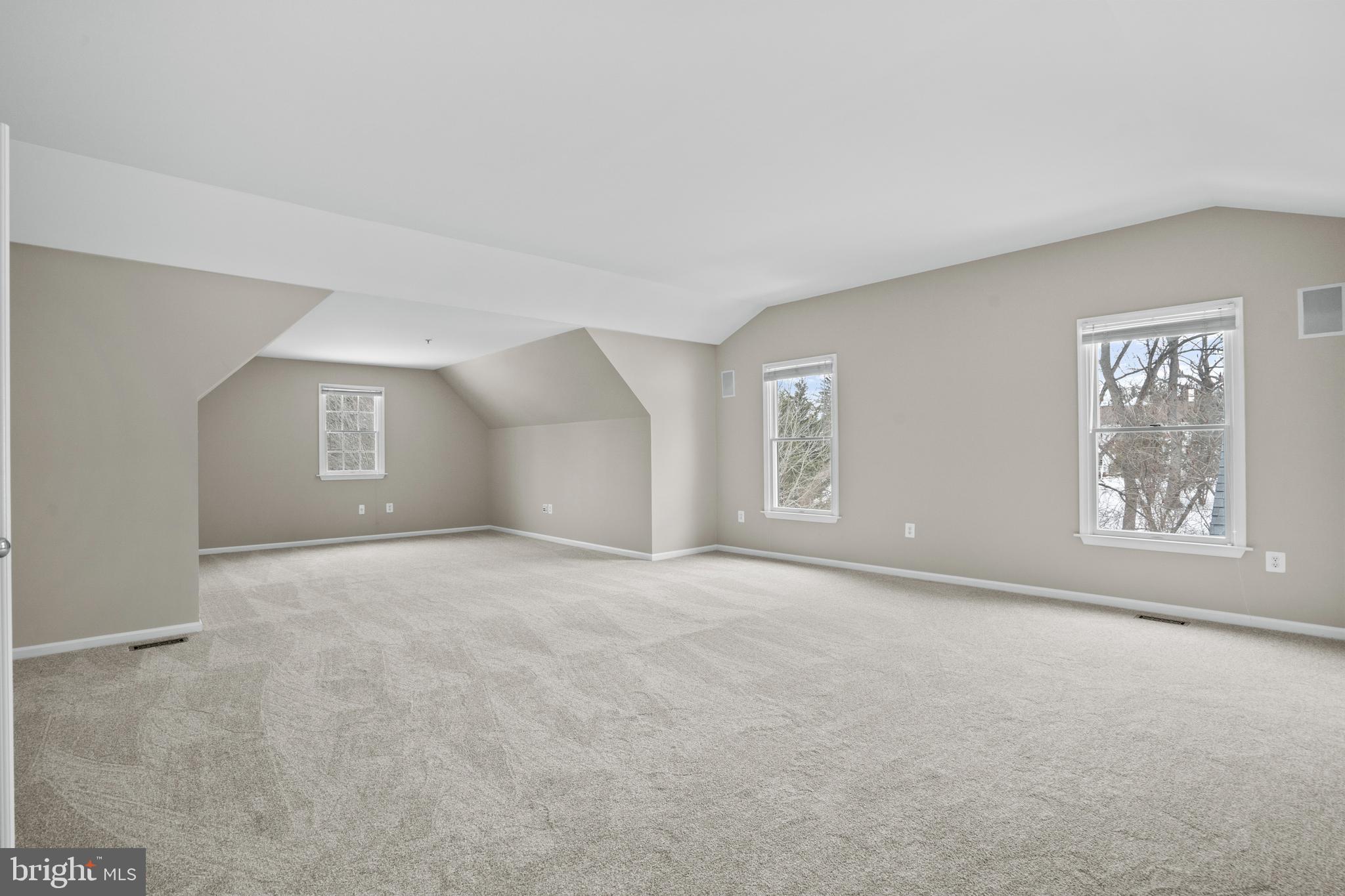 BROOKSIDE MANOR ES - Residential