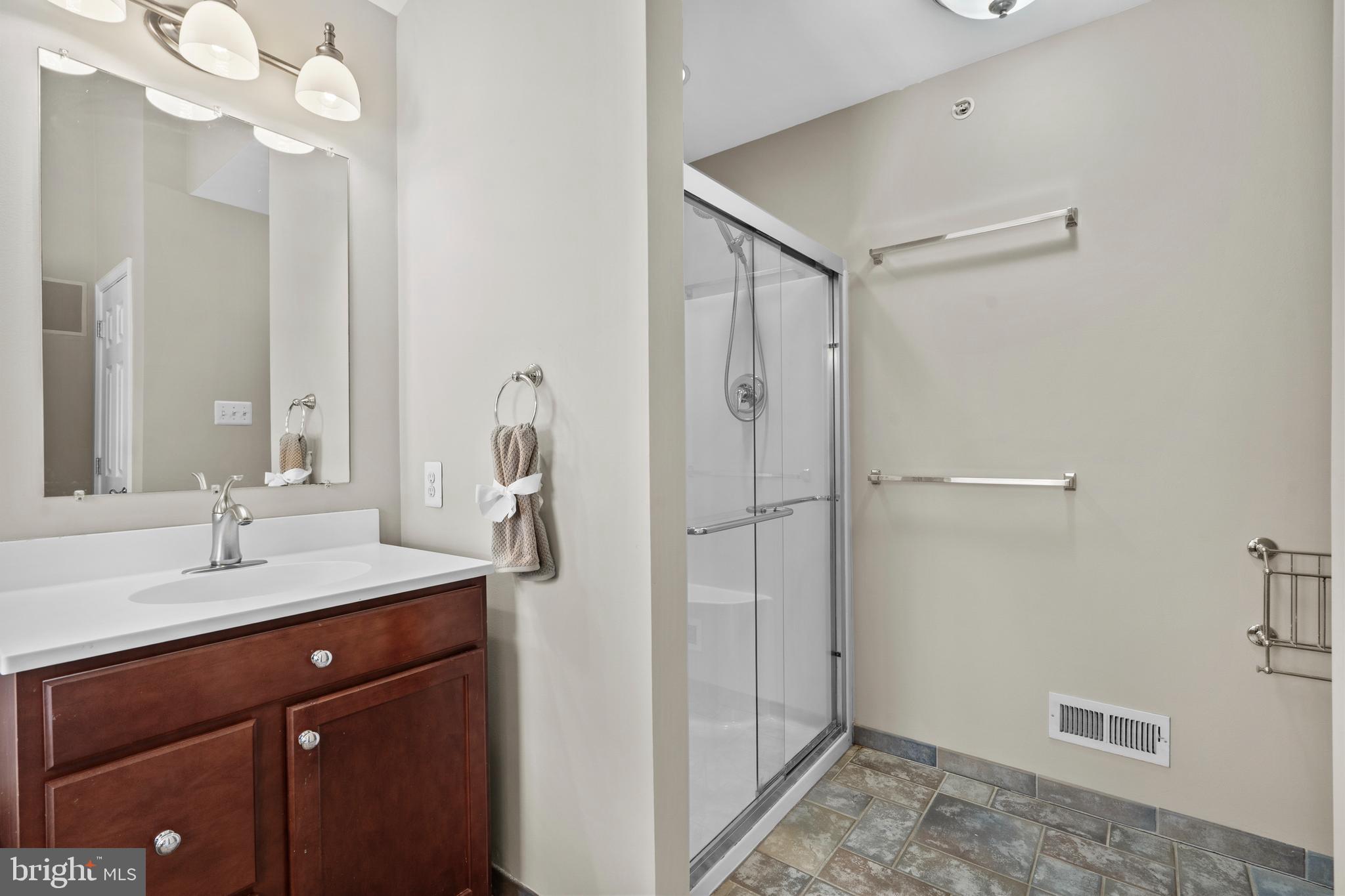 BROOKSIDE MANOR ES - Residential