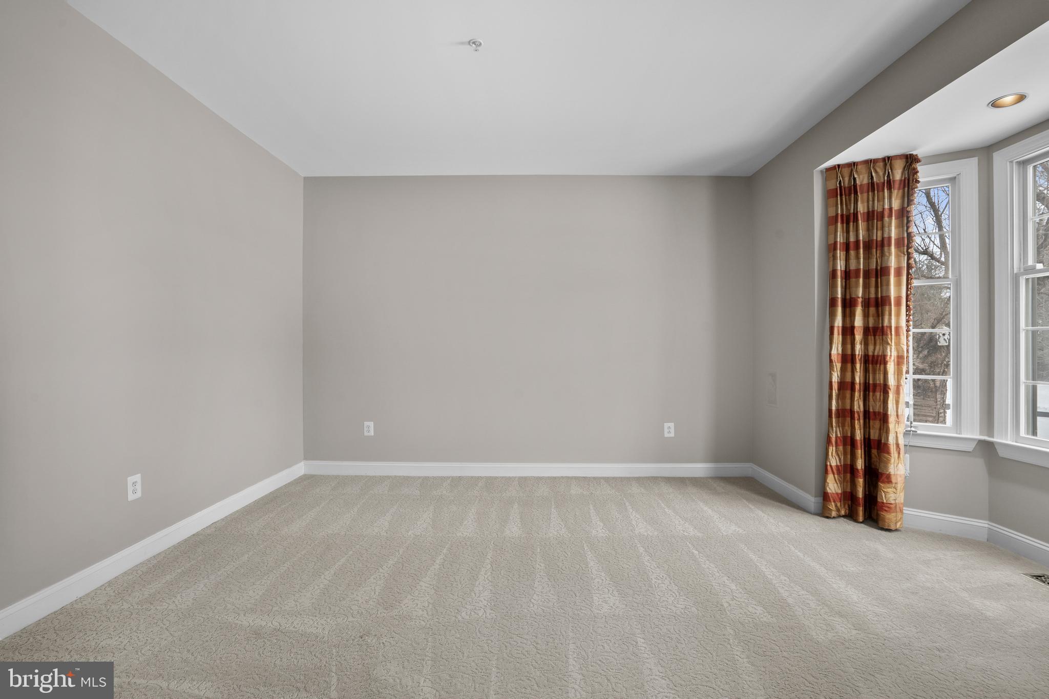 BROOKSIDE MANOR ES - Residential