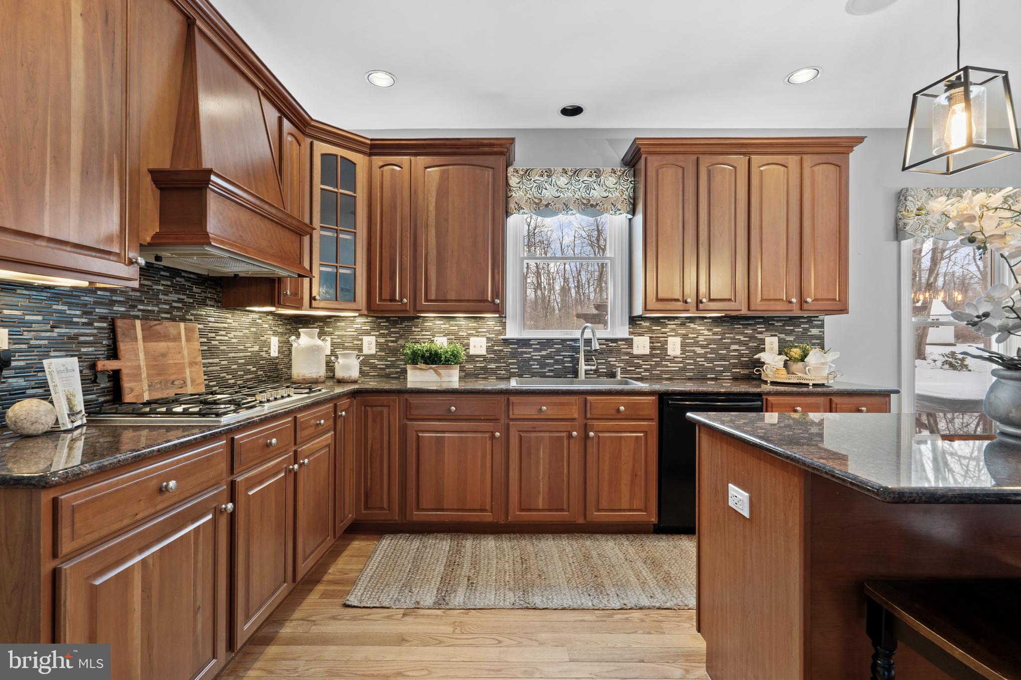 BROOKSIDE MANOR ES - Residential