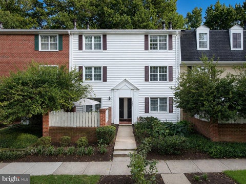 Photo of 2653 S Walter Reed Drive S #A, ARLINGTON, VA 22206 (MLS # VAAR2079228)