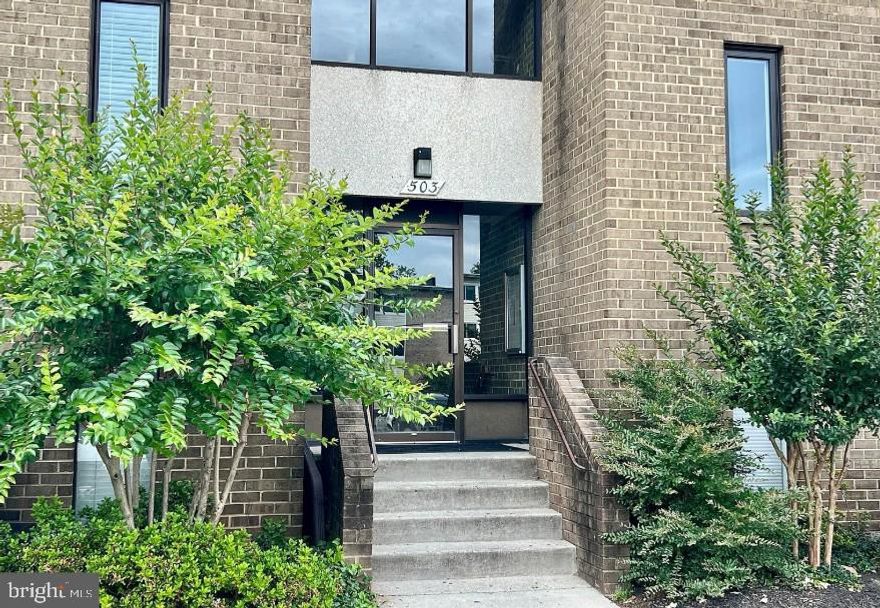 What's special
Completely Renovated top to bottom with Granite counter tops and brand new stainless appliances in the unit. New carpet and kitchen floors. NEW Custom Neutral Paint throughout! Clothes washer and dryer in unit. Location, Location WALK TO HERNDON METRO 1.1 MILES OR 5 MINS BY AUTO! Local bus service steps away!! Jefferson Mews Condo close to Dulles Airport and Toll road. Reserved Parking Space with Ample Guest Parking. Sliding Glass Door with Walk Out to Private Patio with Mature Vegetation Surrounding. Steps away from Community Pool. 🍽 Walk to Downtown Herndon – Explore local restaurants, cafés, parks, and shops, 💡 Water, trash removal, and exterior maintenance covered! Will not last!!