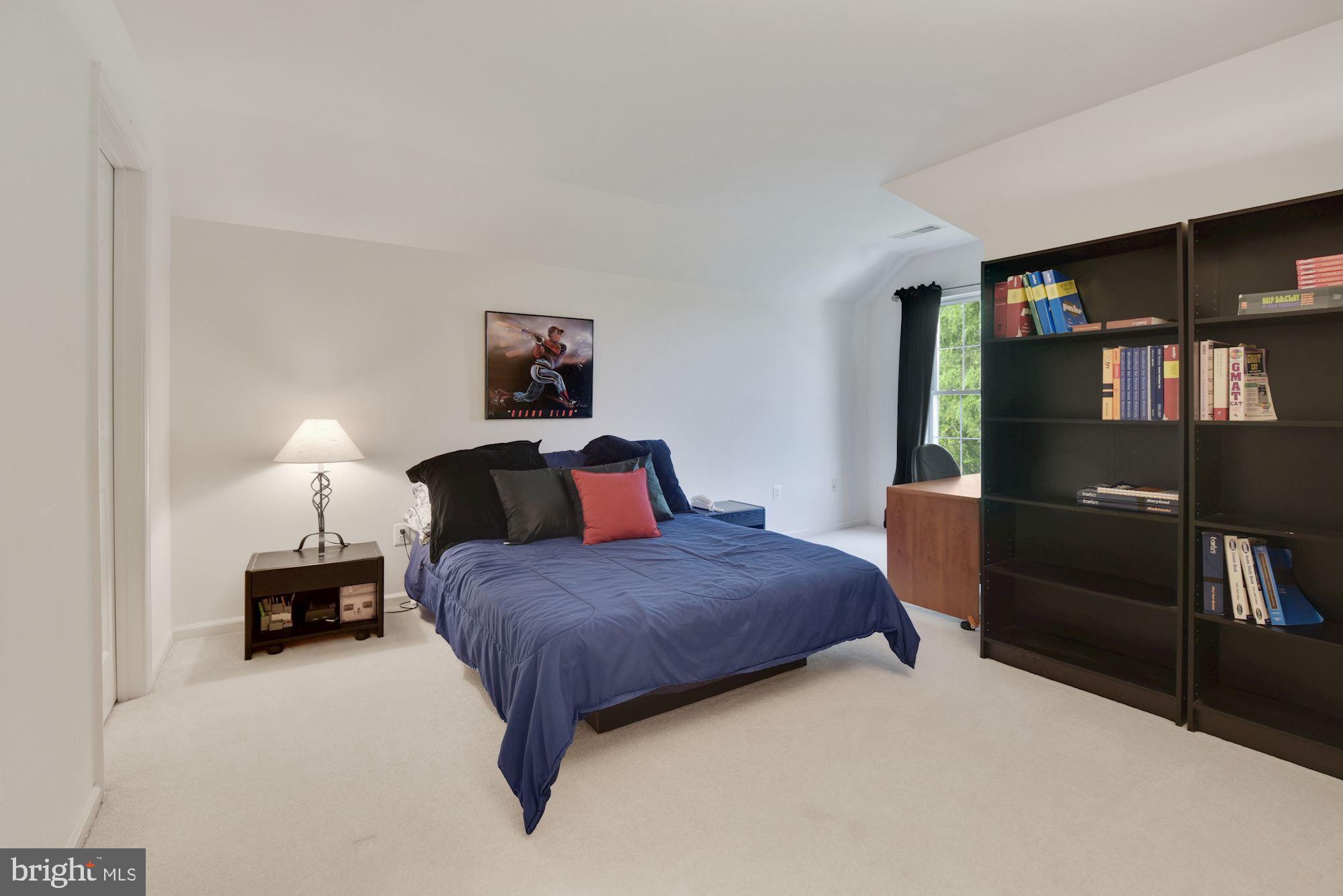 KING FARM WATKINS POND - Residential