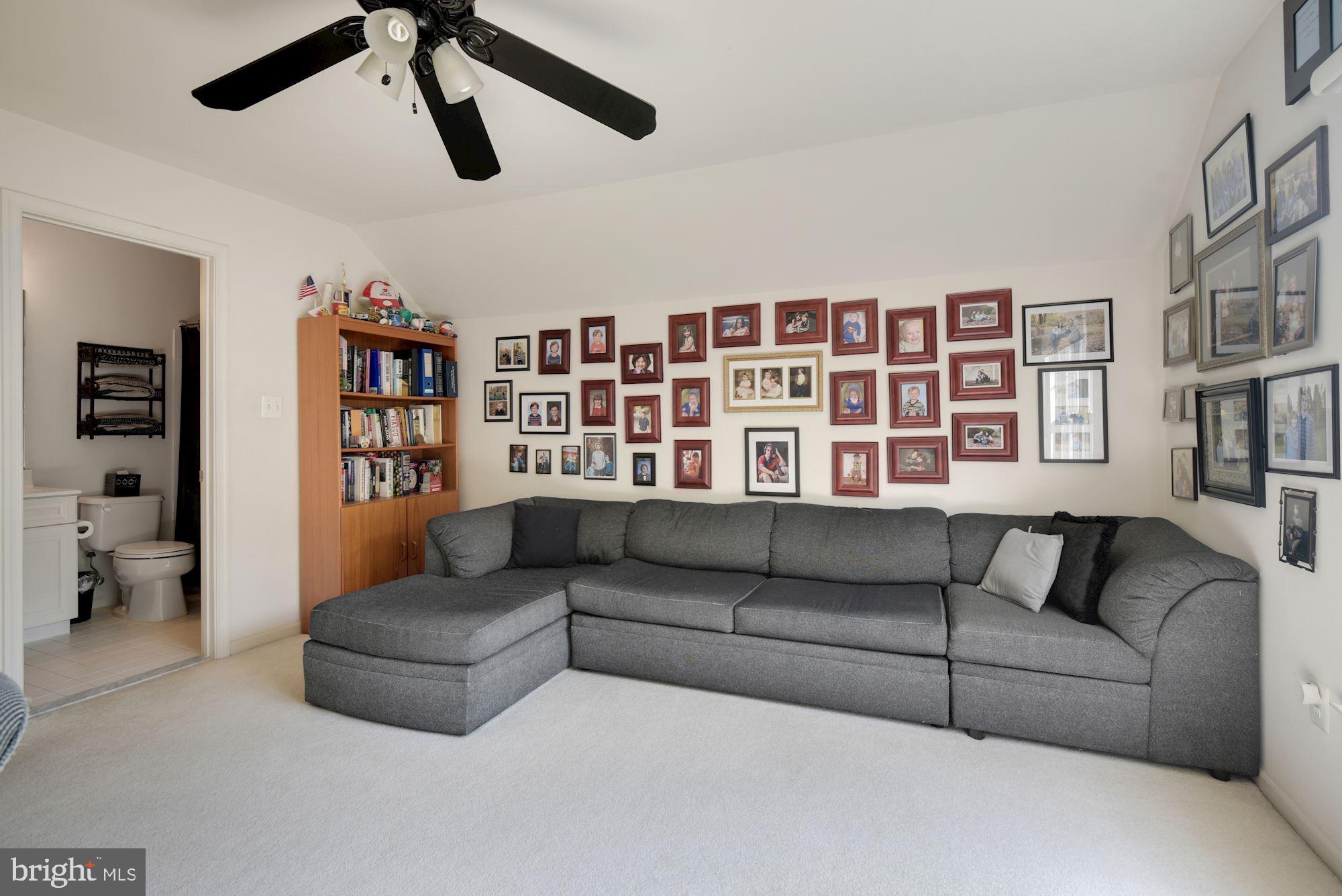 KING FARM WATKINS POND - Residential