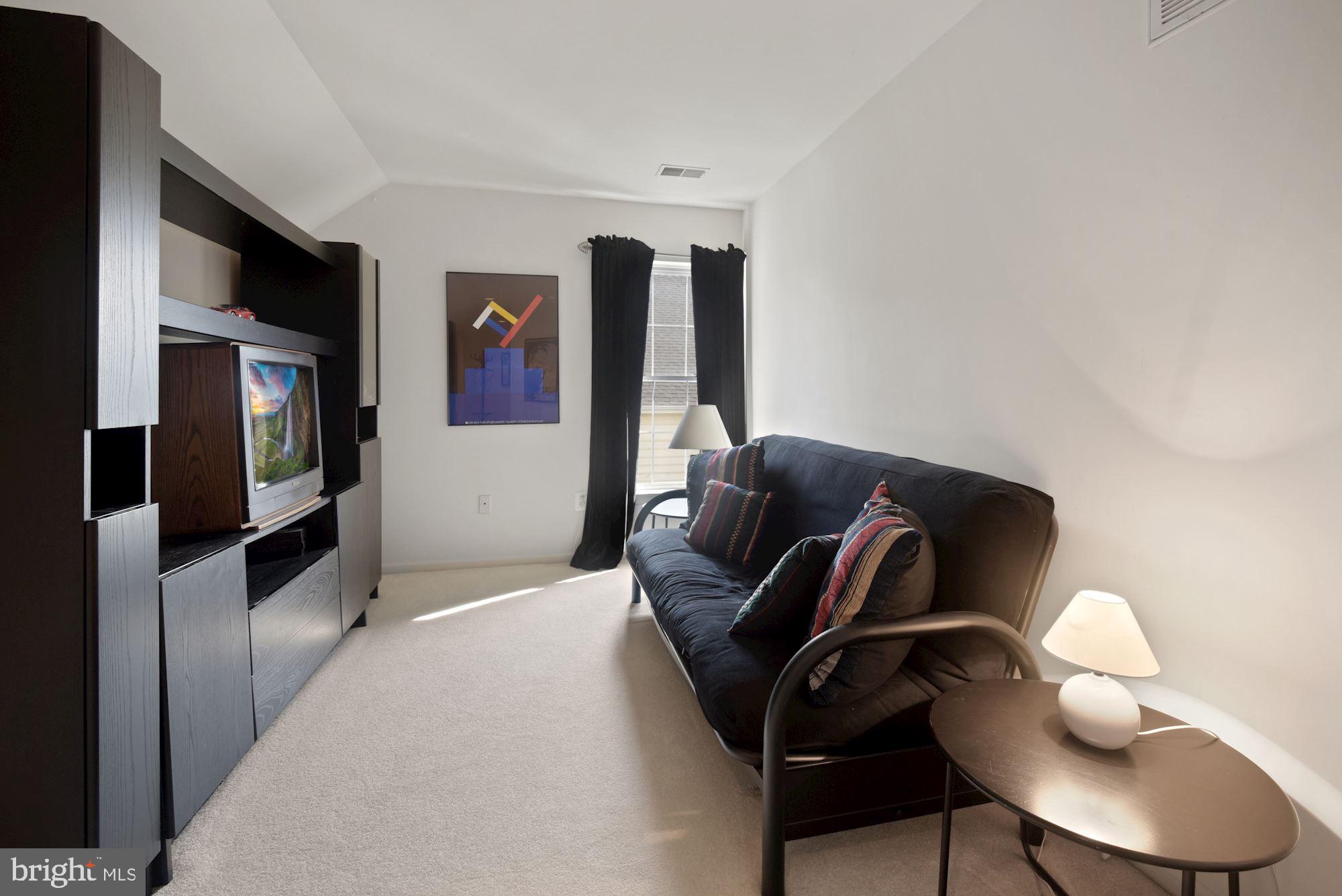 KING FARM WATKINS POND - Residential