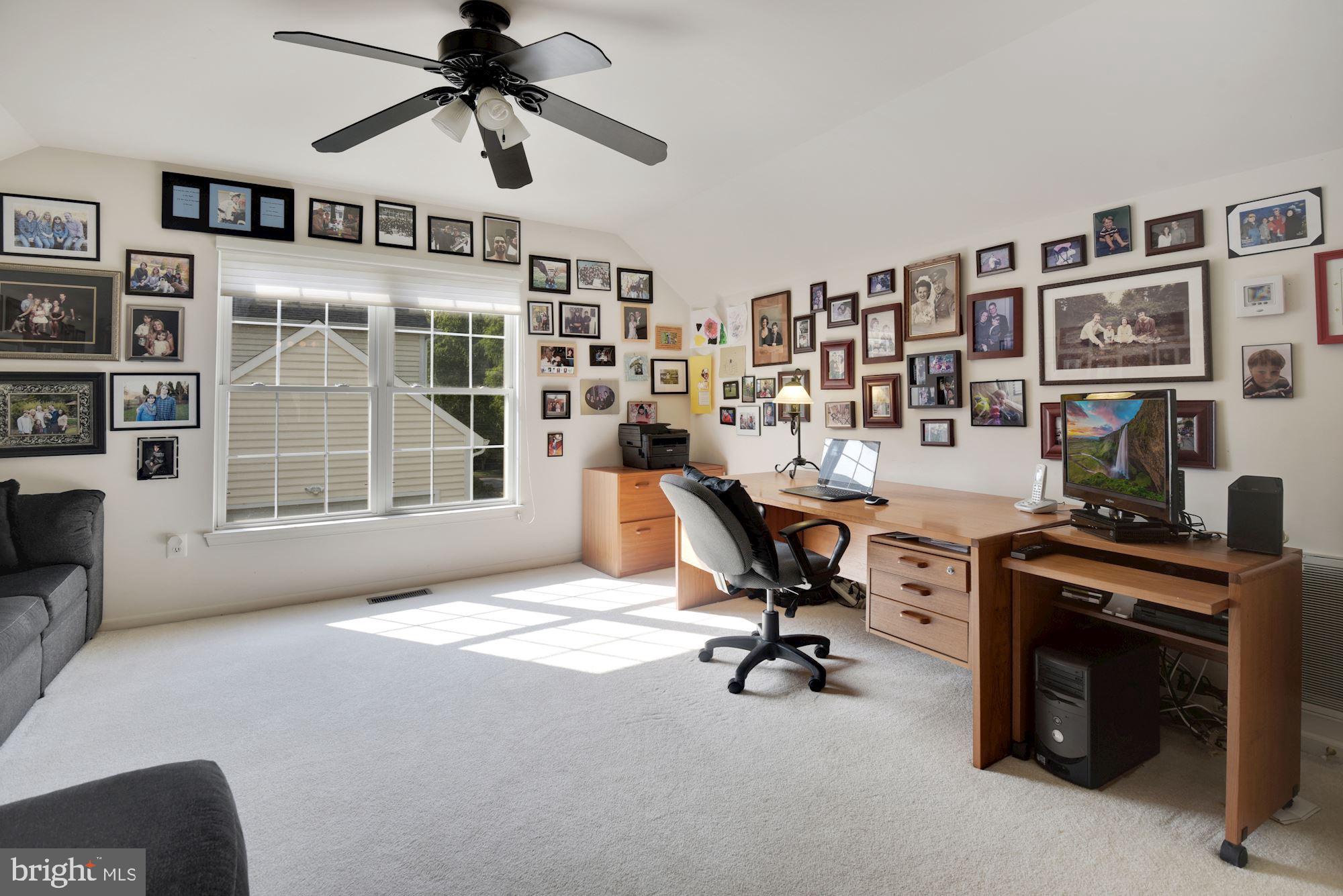 KING FARM WATKINS POND - Residential