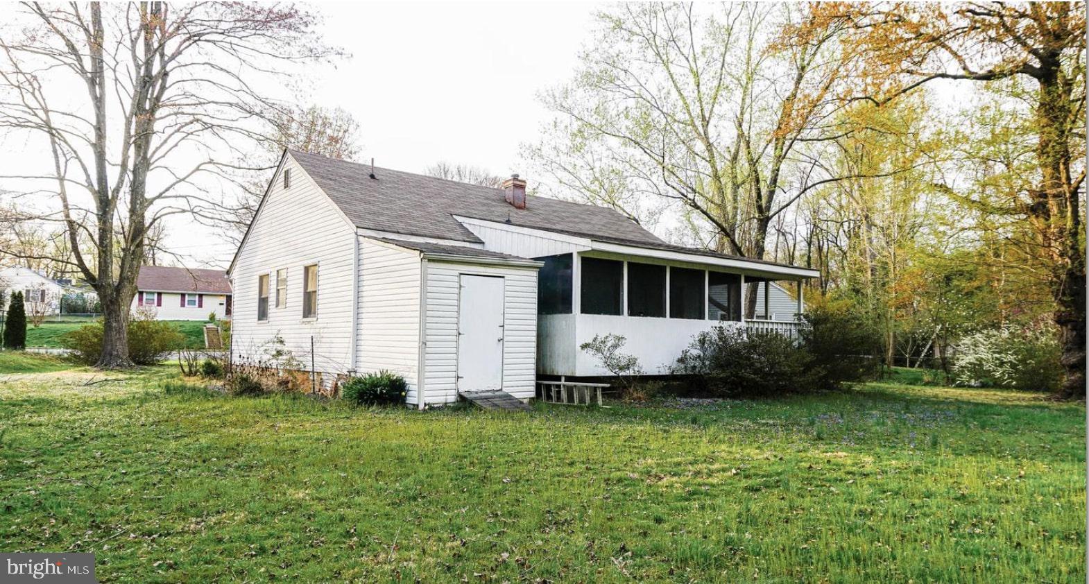 PIMMIT HILLS - Residential Lease