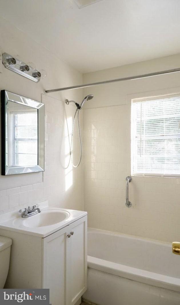 PIMMIT HILLS - Residential Lease