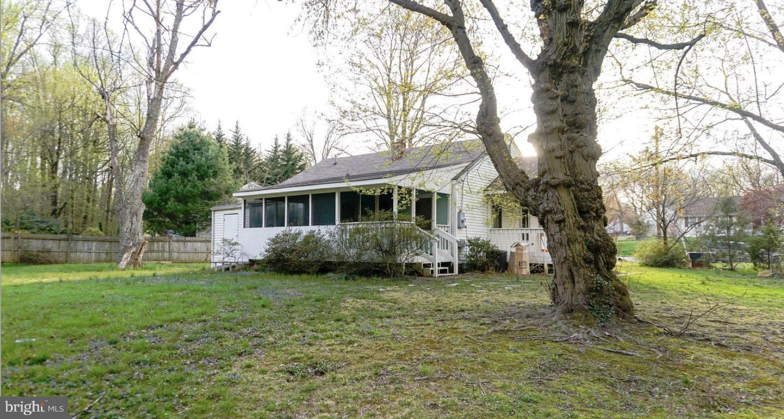 PIMMIT HILLS - Residential Lease