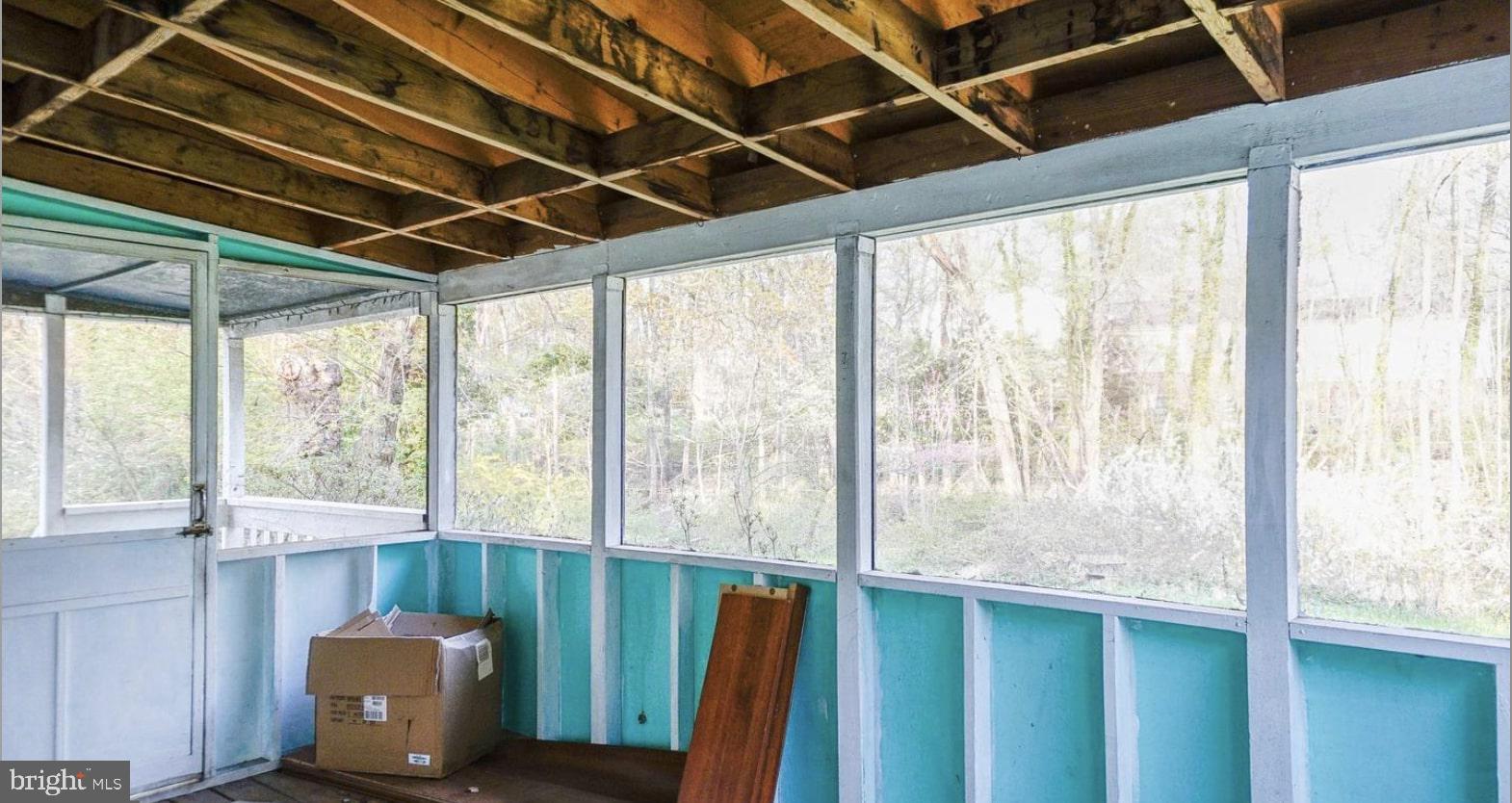 PIMMIT HILLS - Residential Lease