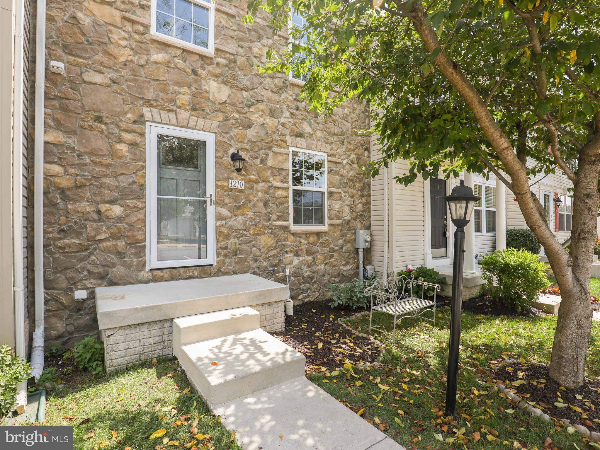 LAKELAND PLACE - Residential