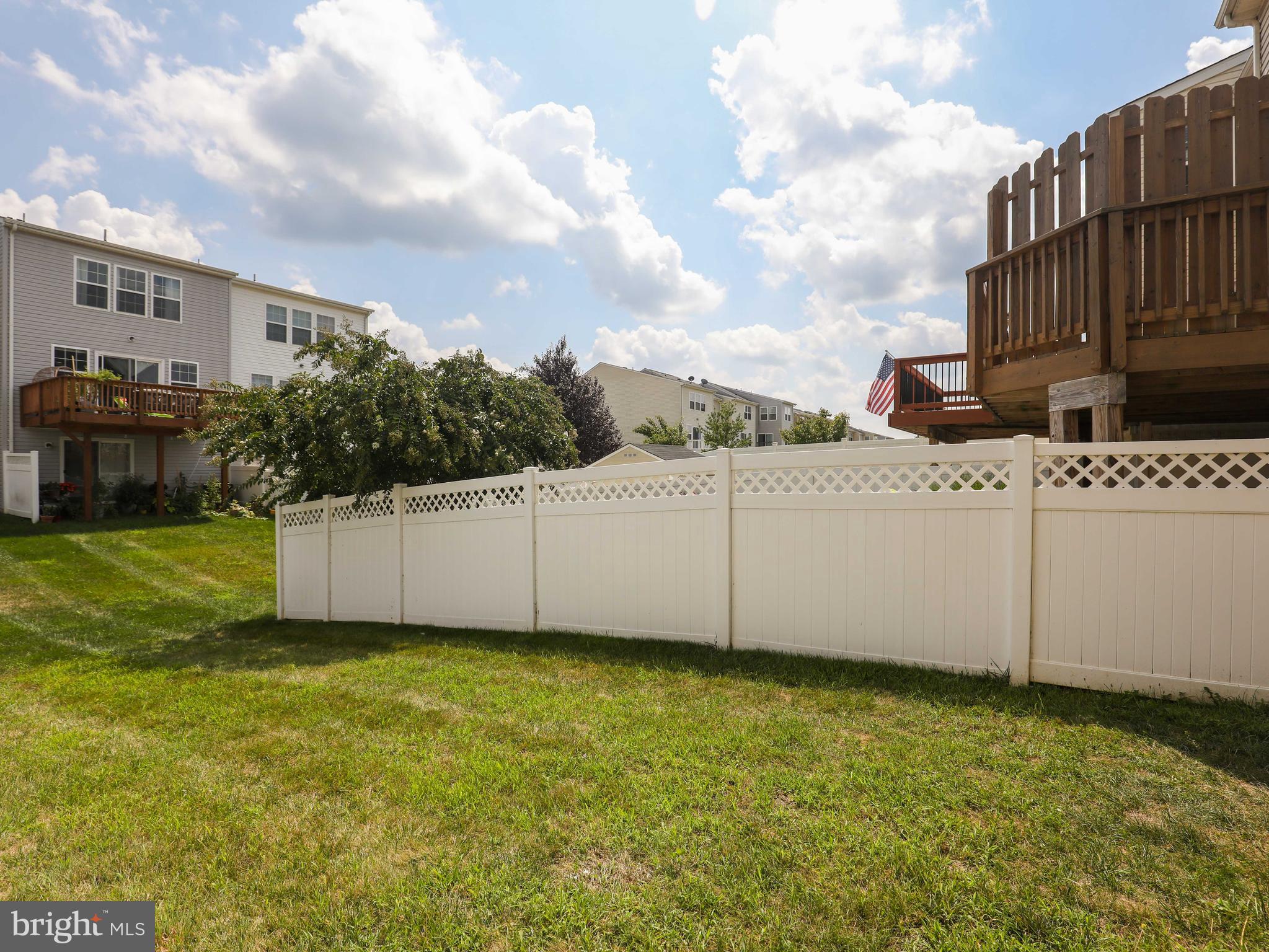 LAKELAND PLACE - Residential