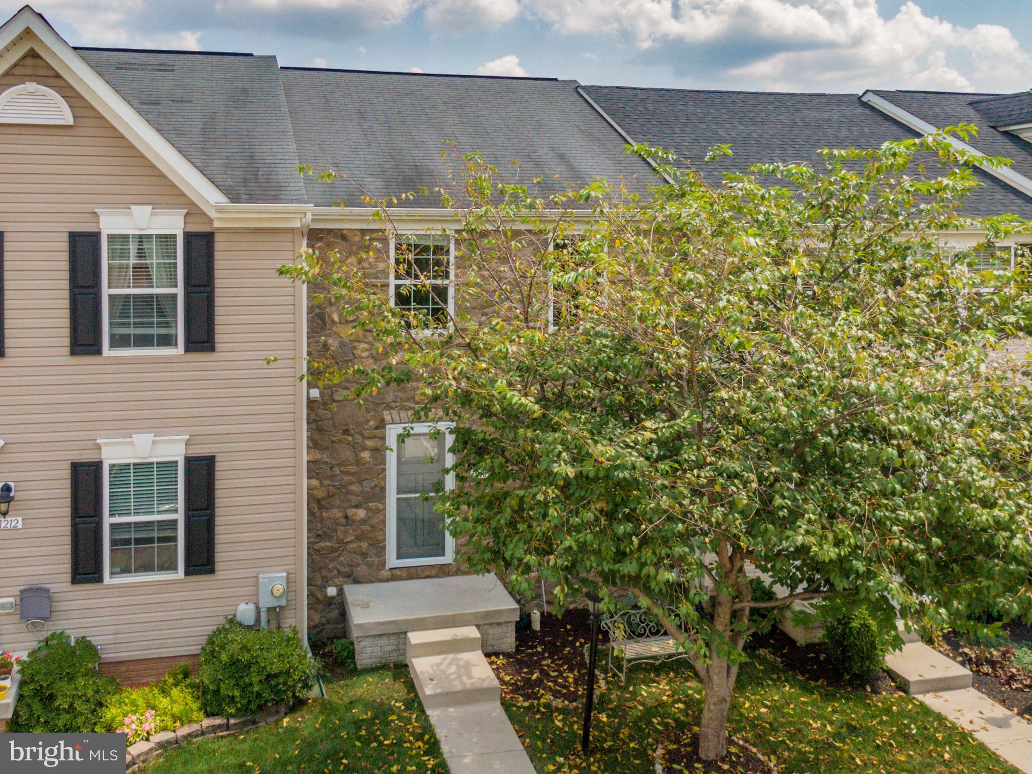 LAKELAND PLACE - Residential