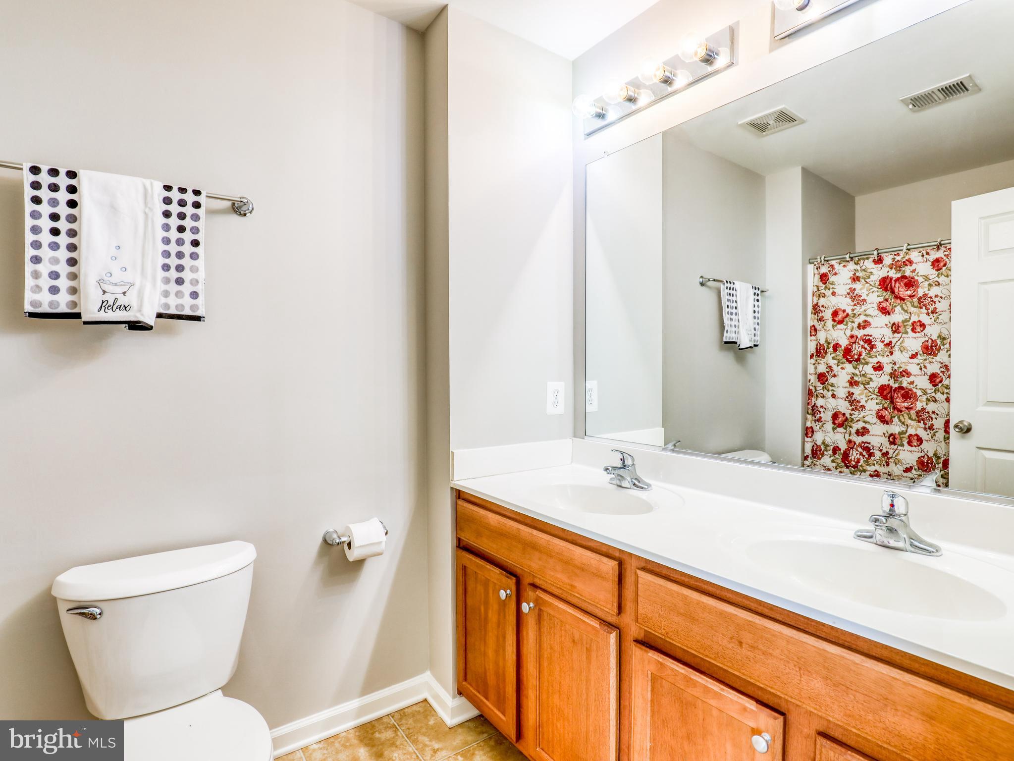 LAKELAND PLACE - Residential