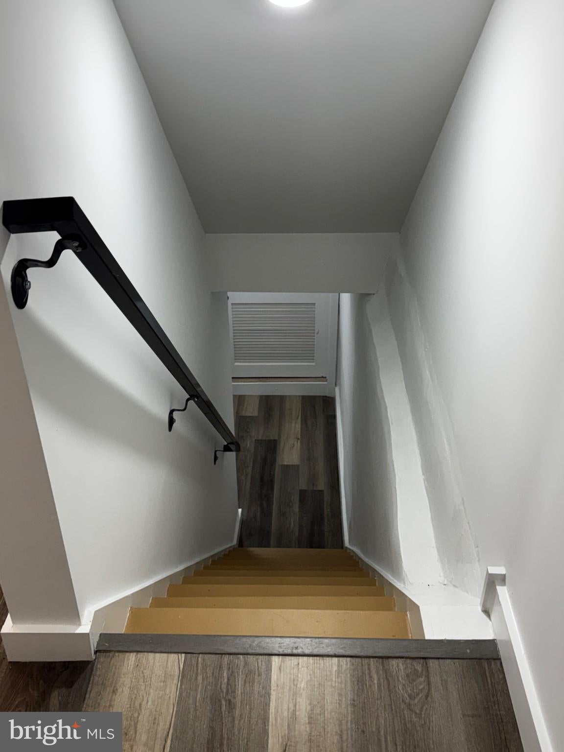104 W ONTARIO STREET 1
