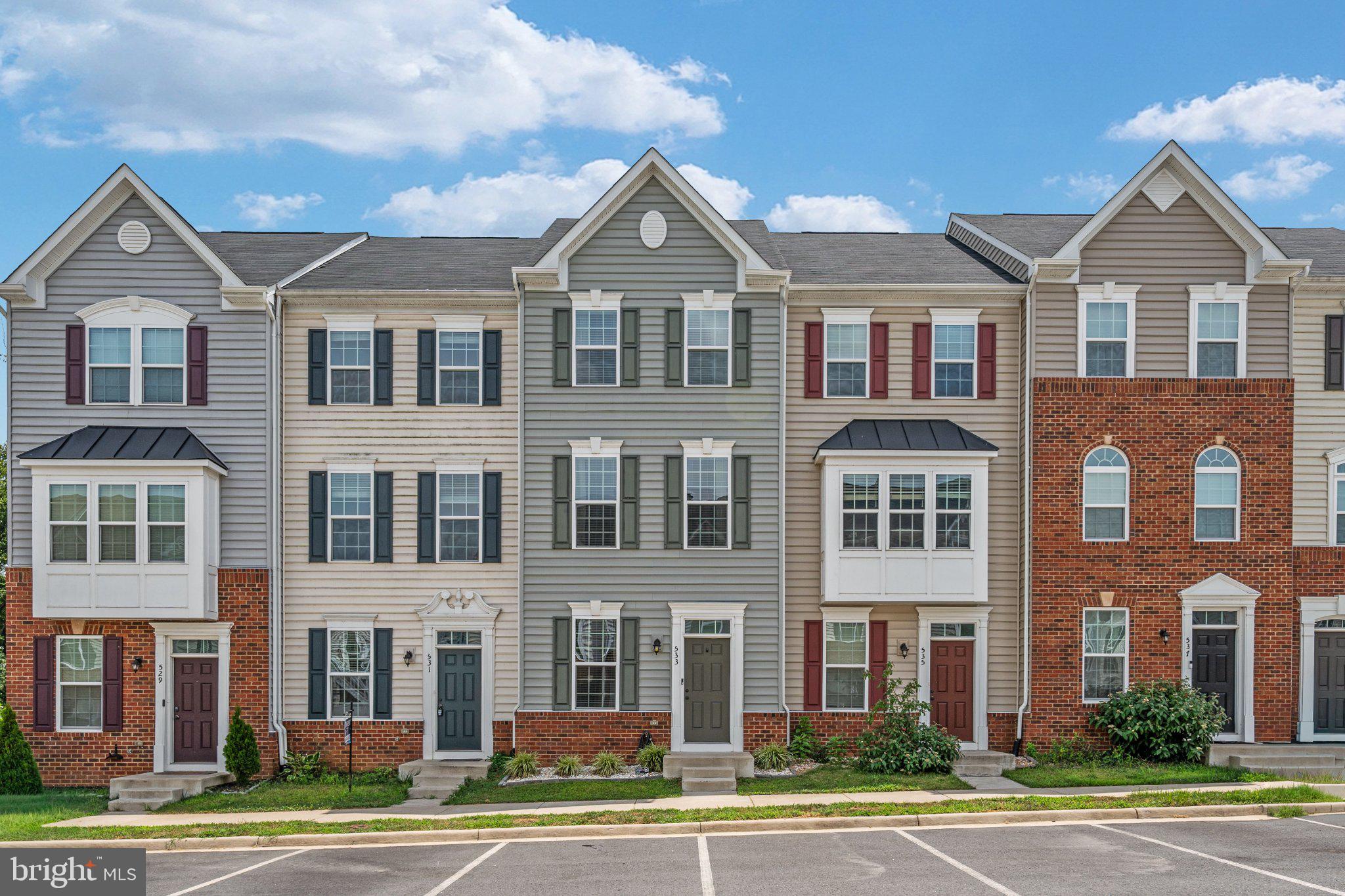 533 VIEW POINT WAY