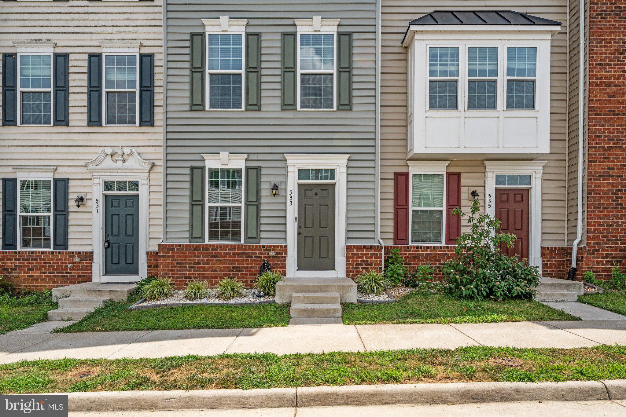 533 VIEW POINT WAY