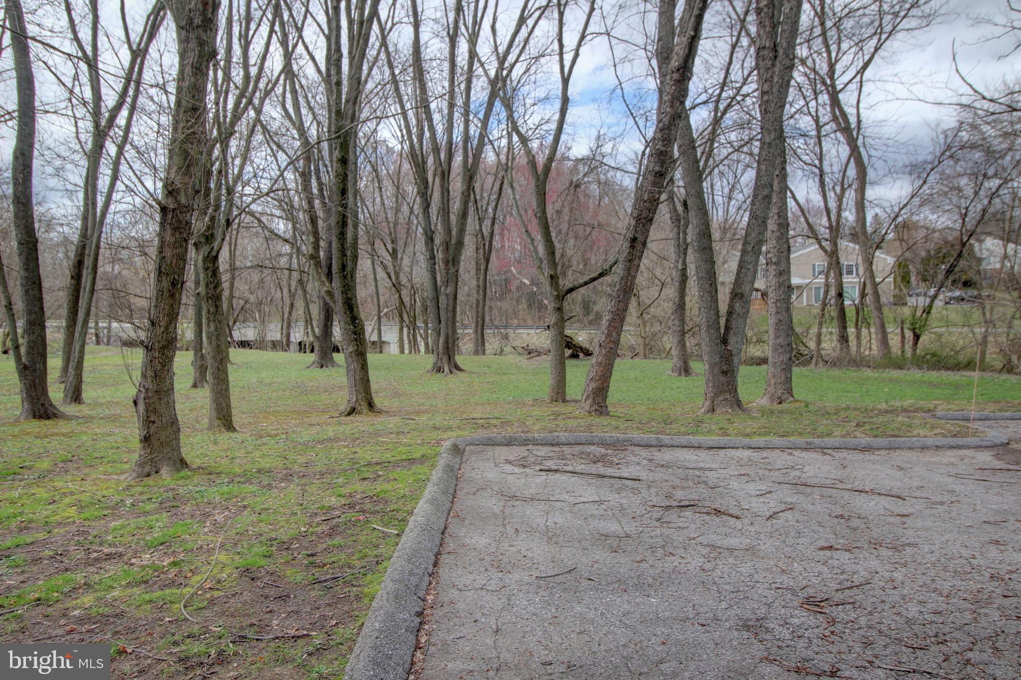 THE HUNTSMAN CONDOMINIUM - Residential Lease