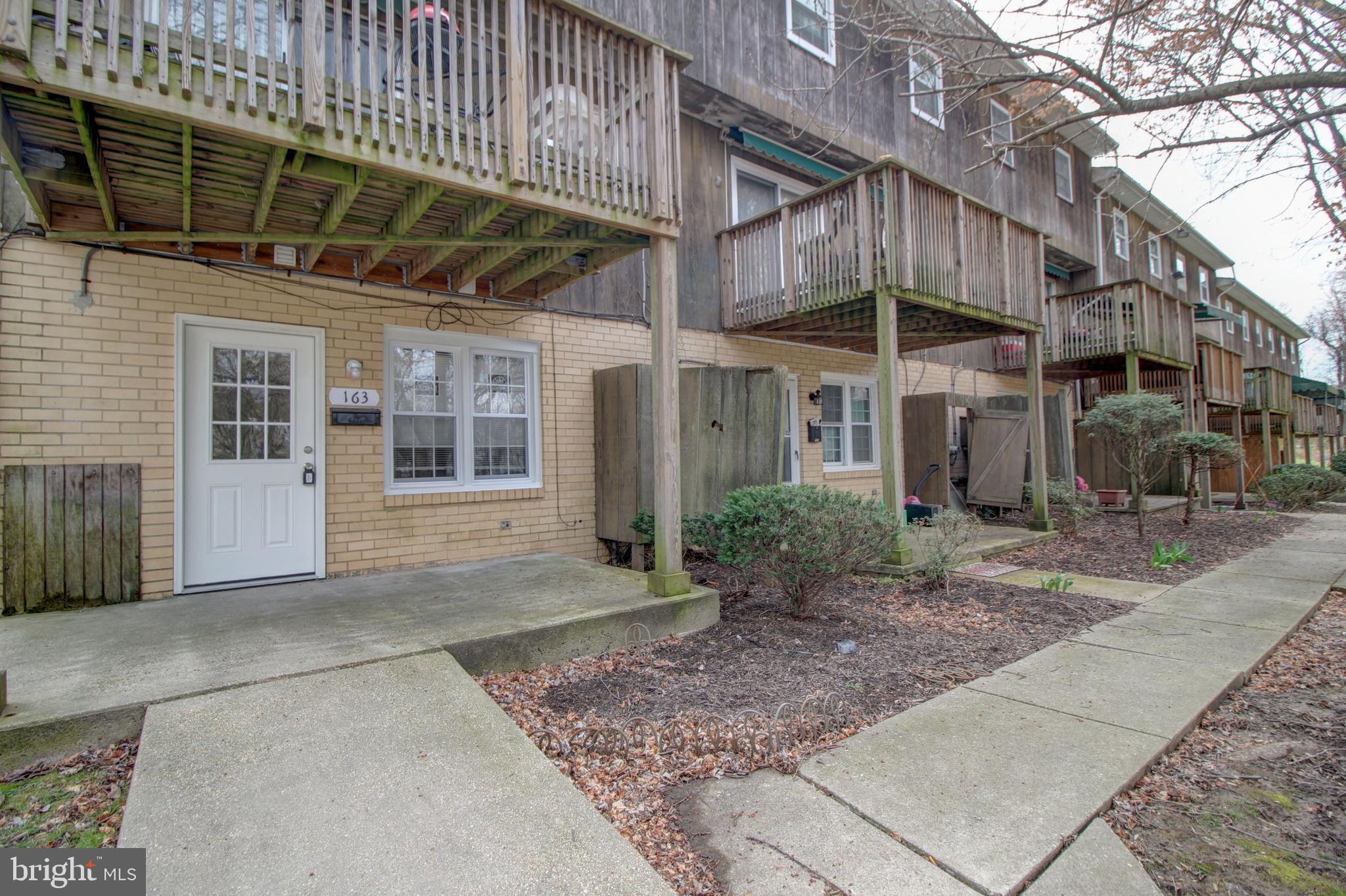 THE HUNTSMAN CONDOMINIUM - Residential Lease