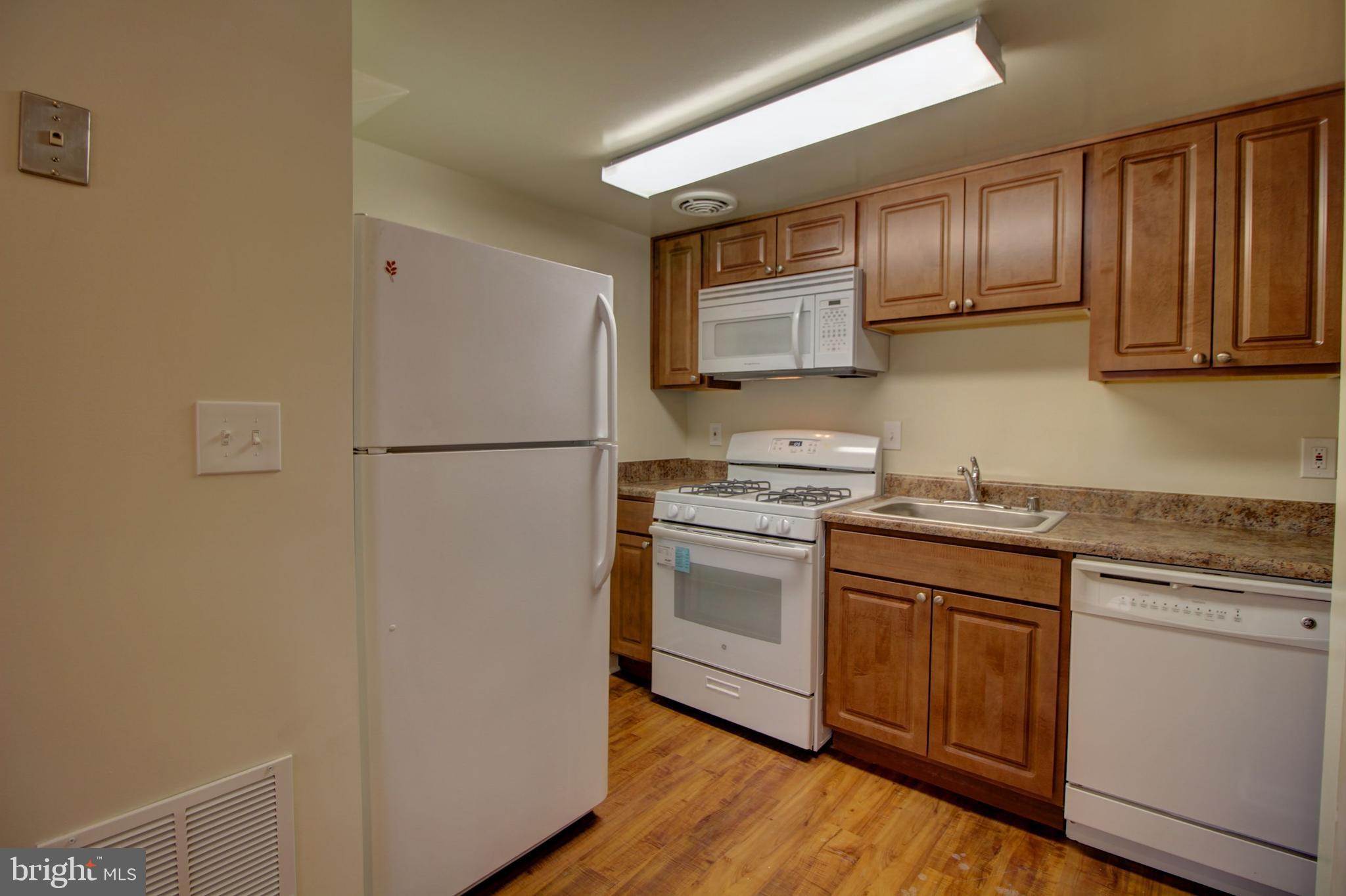 THE HUNTSMAN CONDOMINIUM - Residential Lease