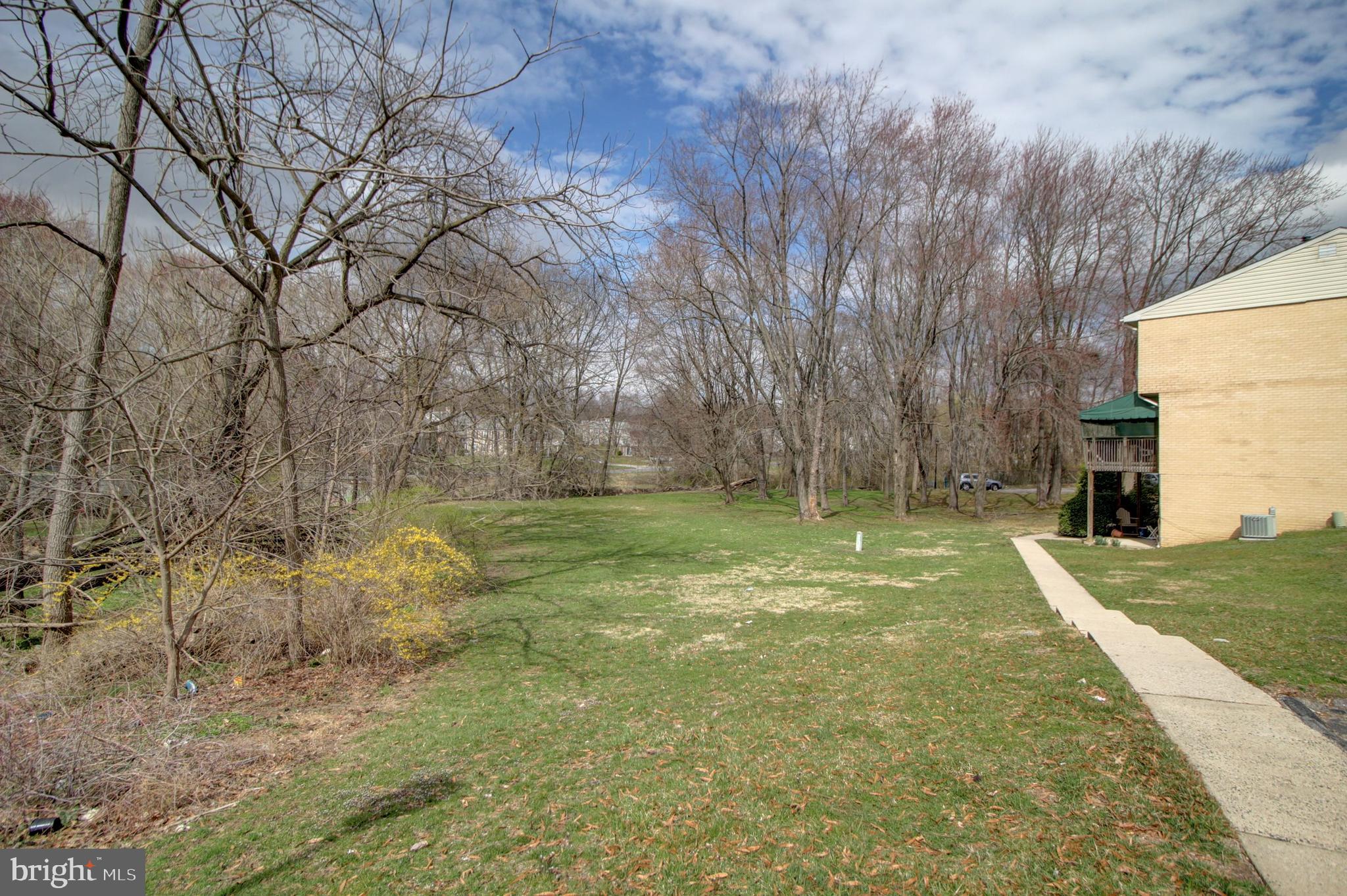 THE HUNTSMAN CONDOMINIUM - Residential Lease