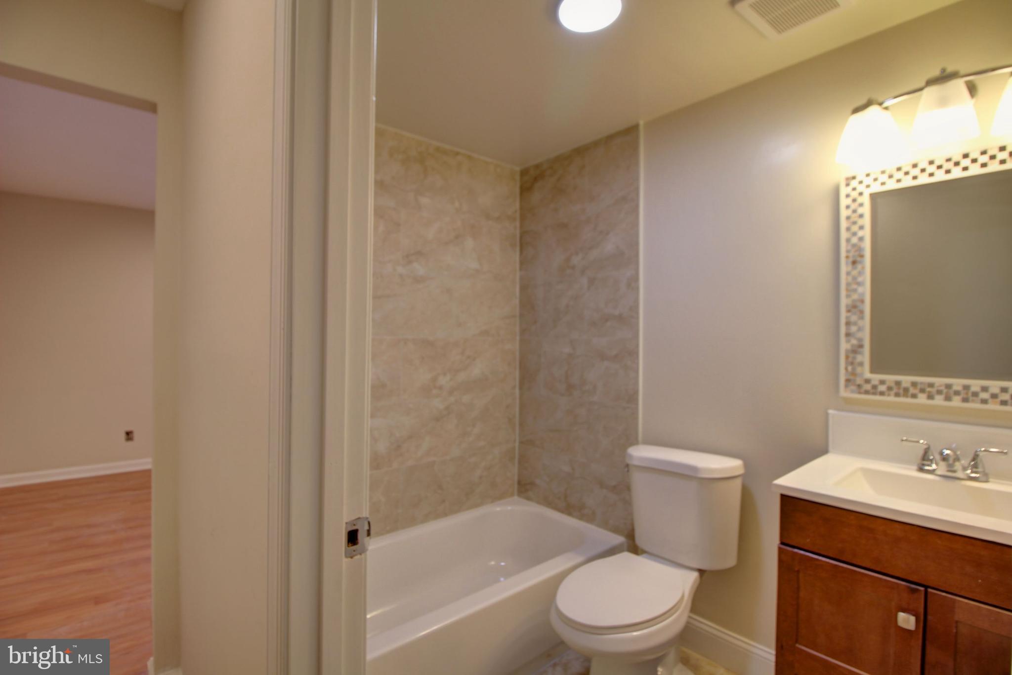 THE HUNTSMAN CONDOMINIUM - Residential Lease