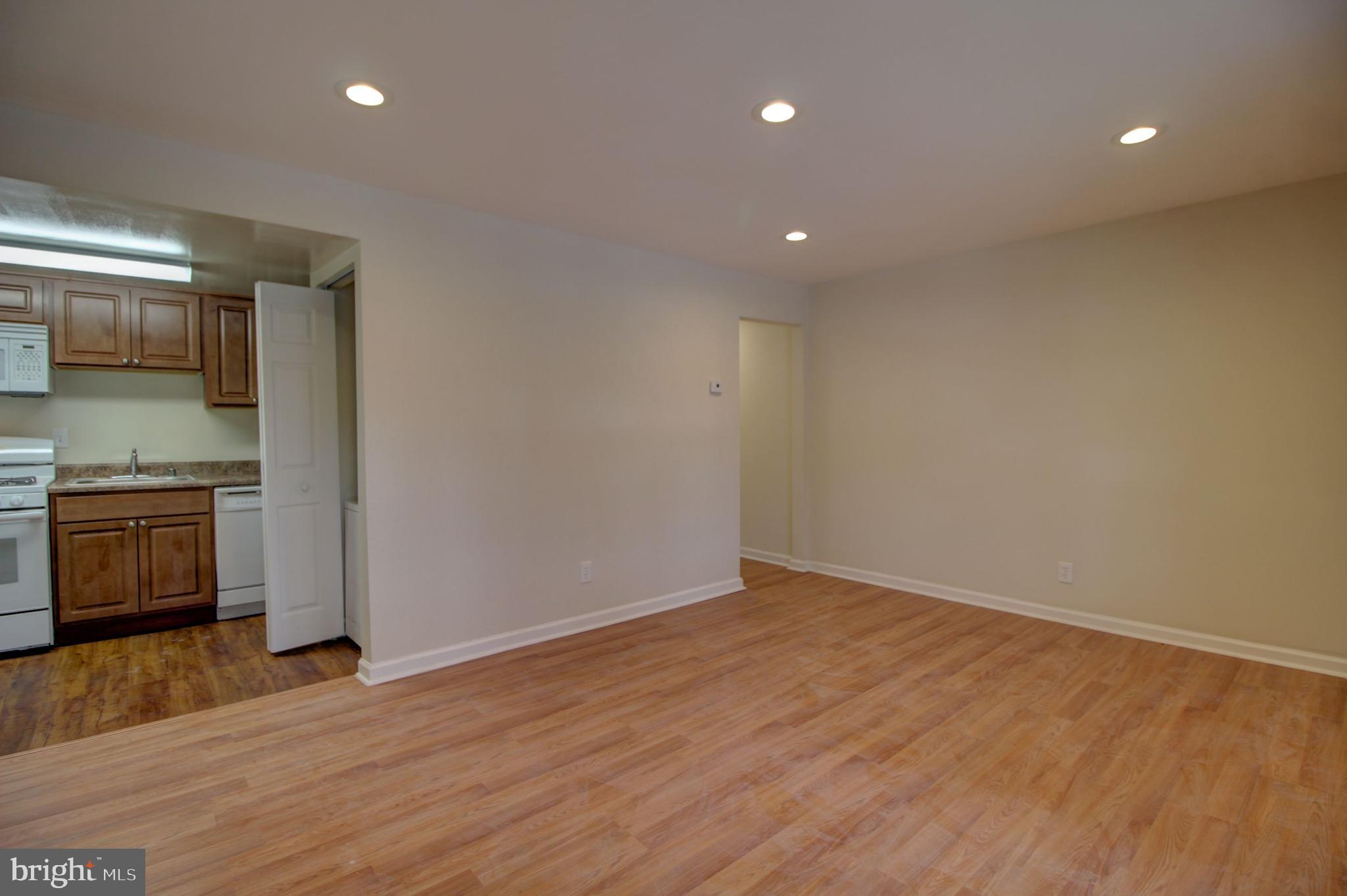 THE HUNTSMAN CONDOMINIUM - Residential Lease