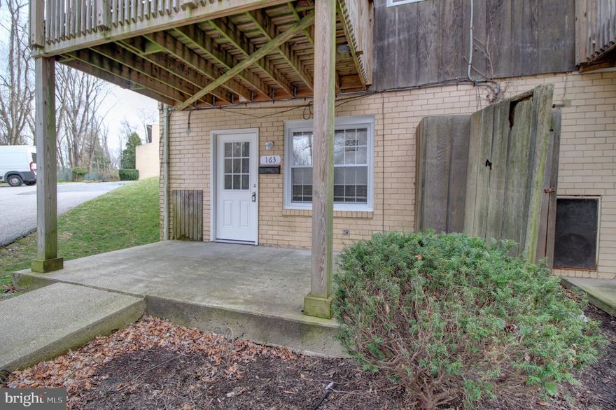 Don't  miss this renovated 640 sqft one bedroom unit.  Features include, one level living - no steps, a newer kitchen, washer & dryer in unit, laminate flooring, newer windows, a remodeled  bath, ample parking, community pool, close to transportation.  

Sorry no pets.   Room sizes are approximate:  Living-room  16x11, Kitchen 9x7, Bath 5x7, Bedroom  10x16.  

Reach out to schedule your tour.