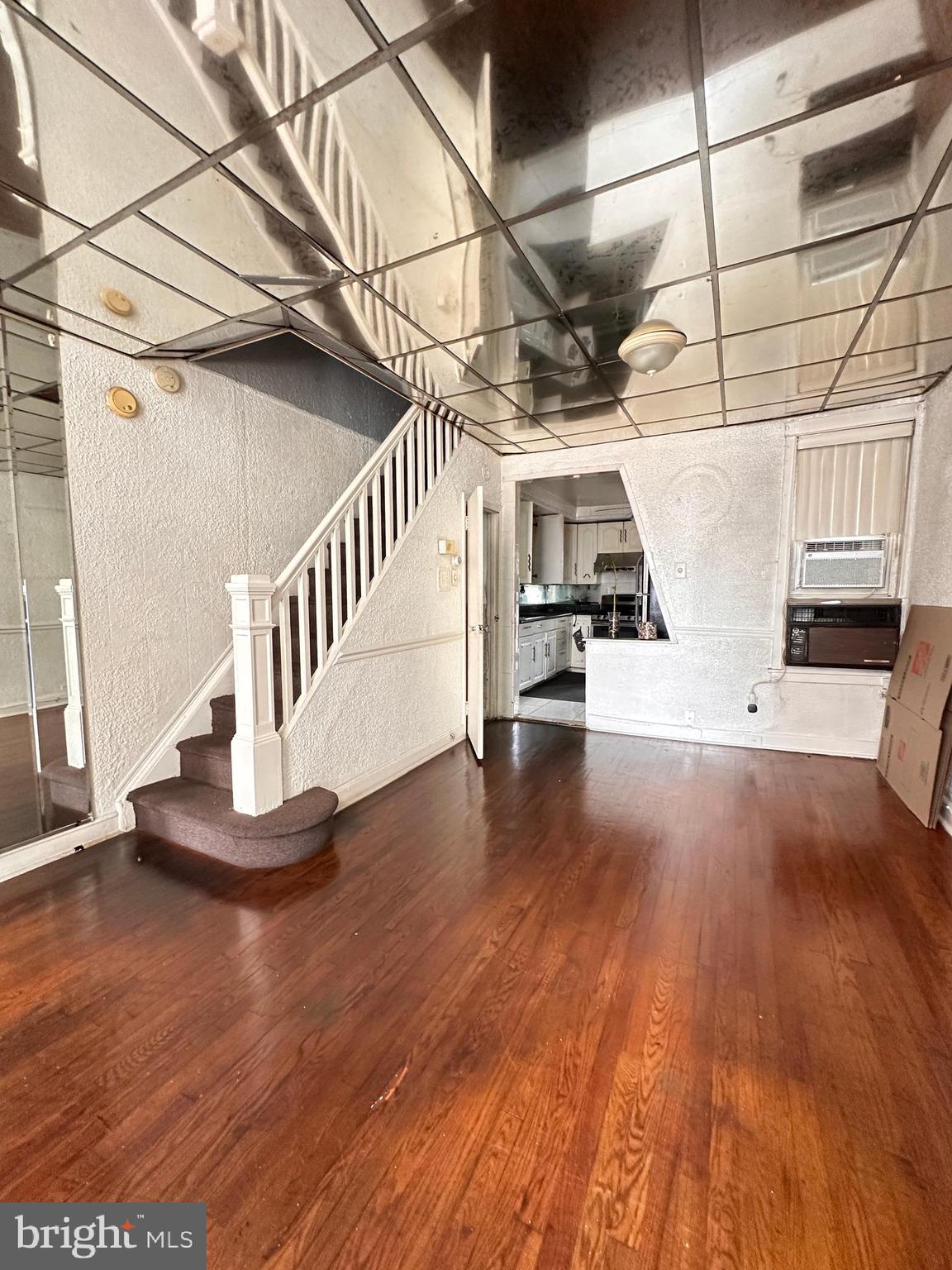 2209 PIERCE STREET