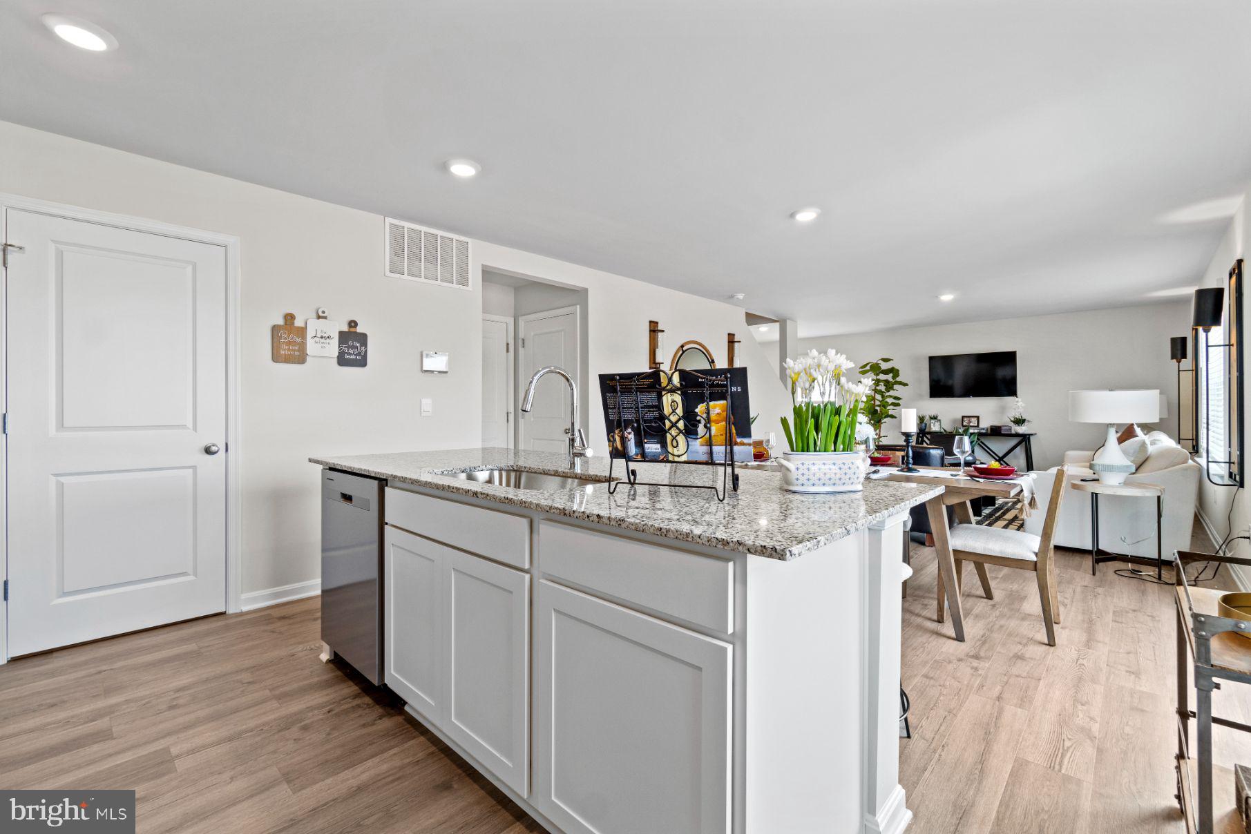 WILDERNESS SHORES - Residential