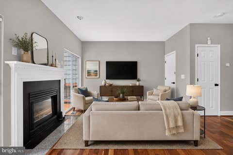 Townhouse For Sale - 16774 Brandy Moor Loop Loop<br/> WOODBRIDGE, VA 22191