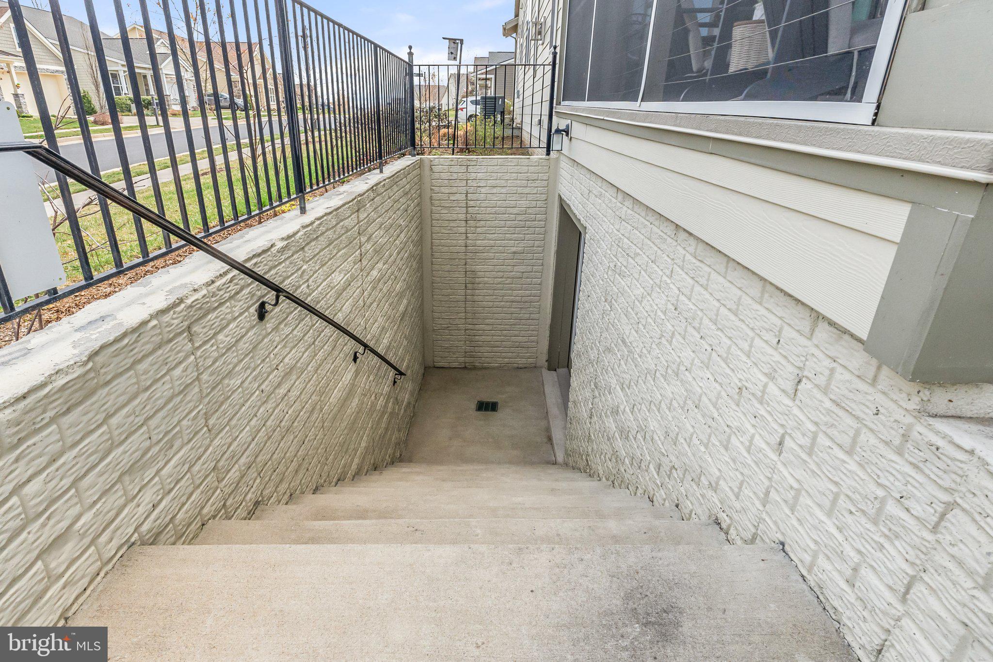 SHENANDOAH, LAKE FREDERICK - Residential