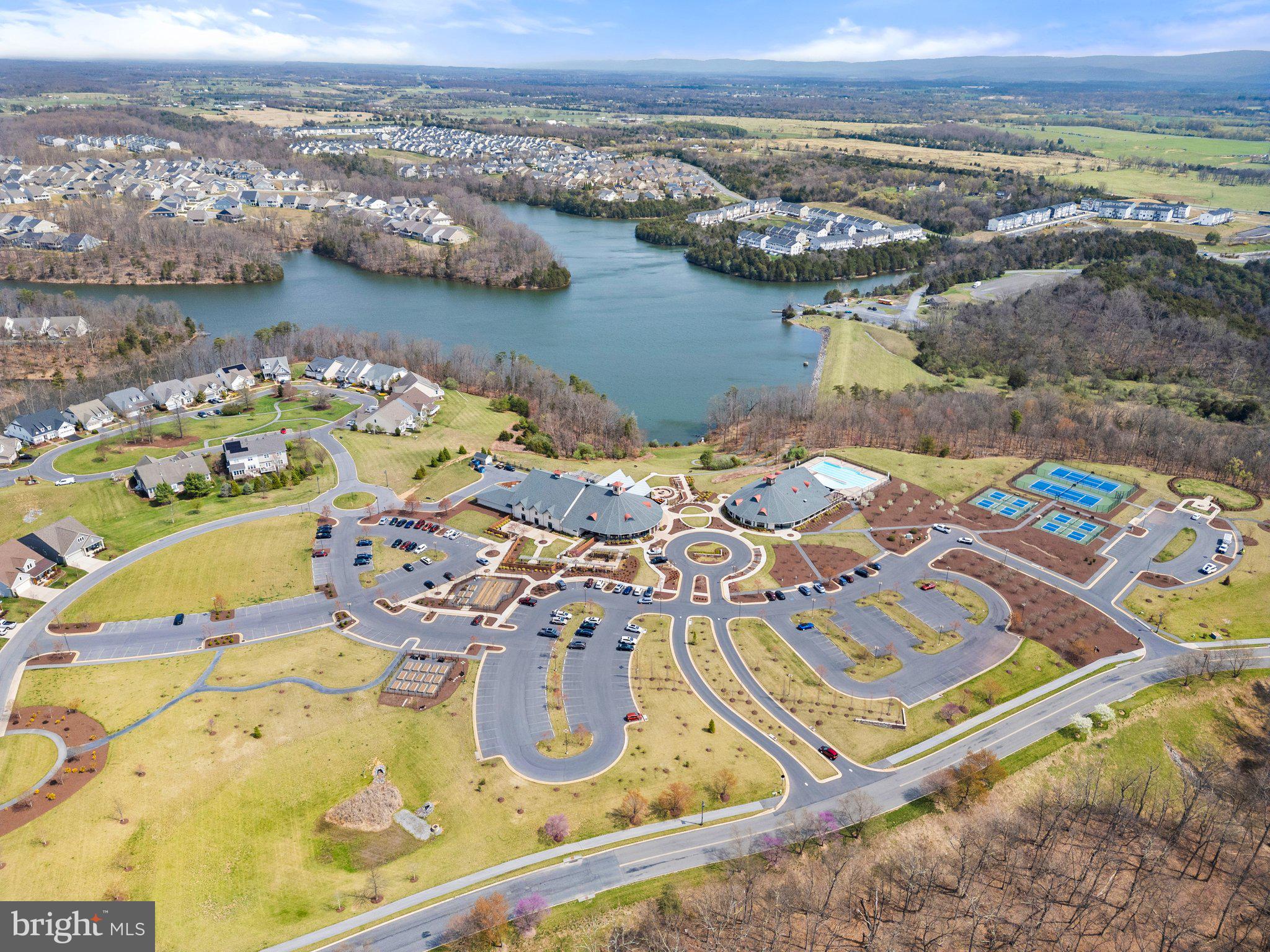 SHENANDOAH, LAKE FREDERICK - Residential