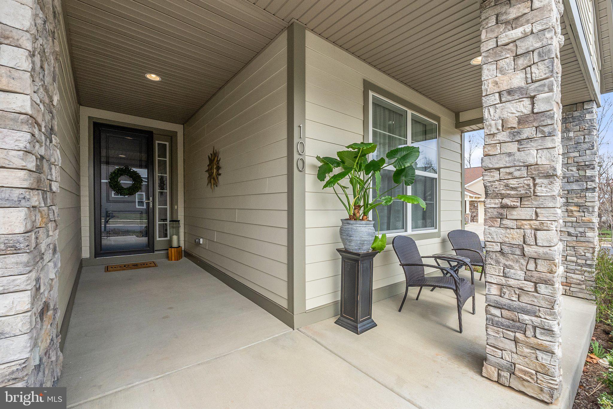 SHENANDOAH, LAKE FREDERICK - Residential