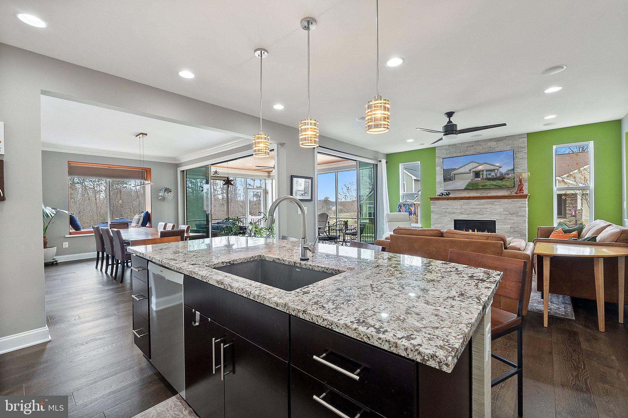 SHENANDOAH, LAKE FREDERICK - Residential