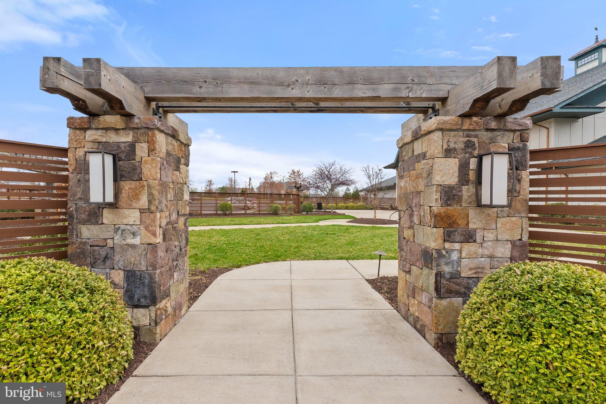 SHENANDOAH, LAKE FREDERICK - Residential