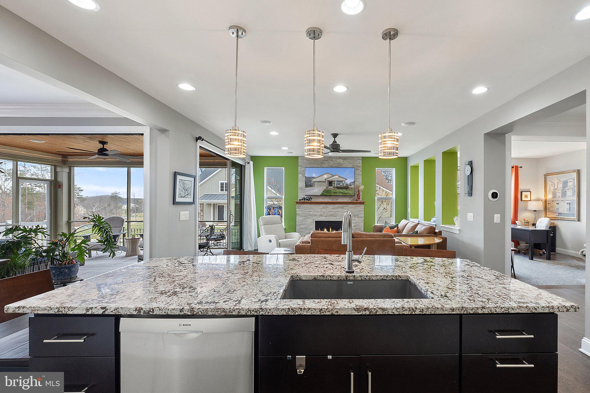 SHENANDOAH, LAKE FREDERICK - Residential