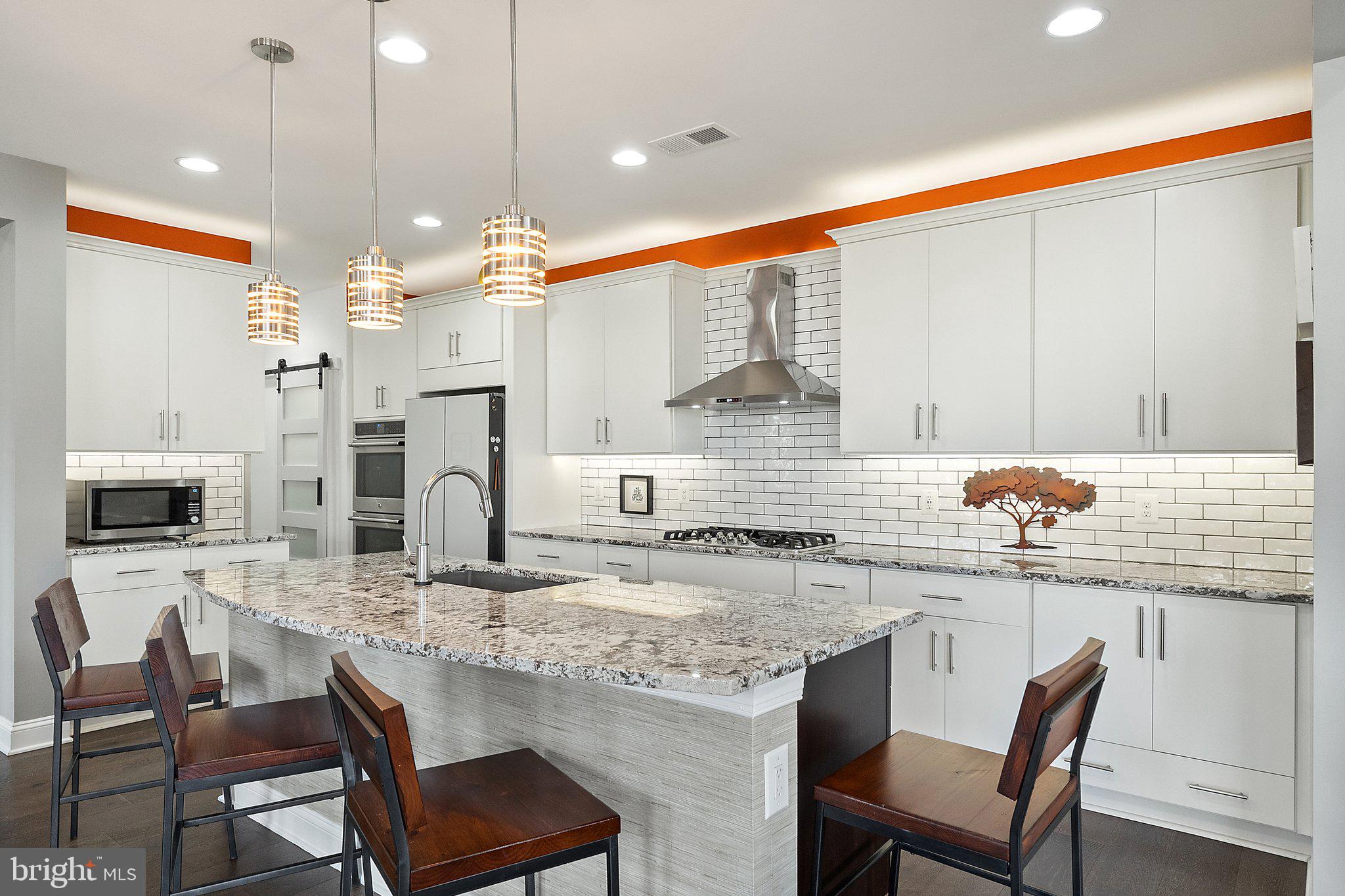 SHENANDOAH, LAKE FREDERICK - Residential