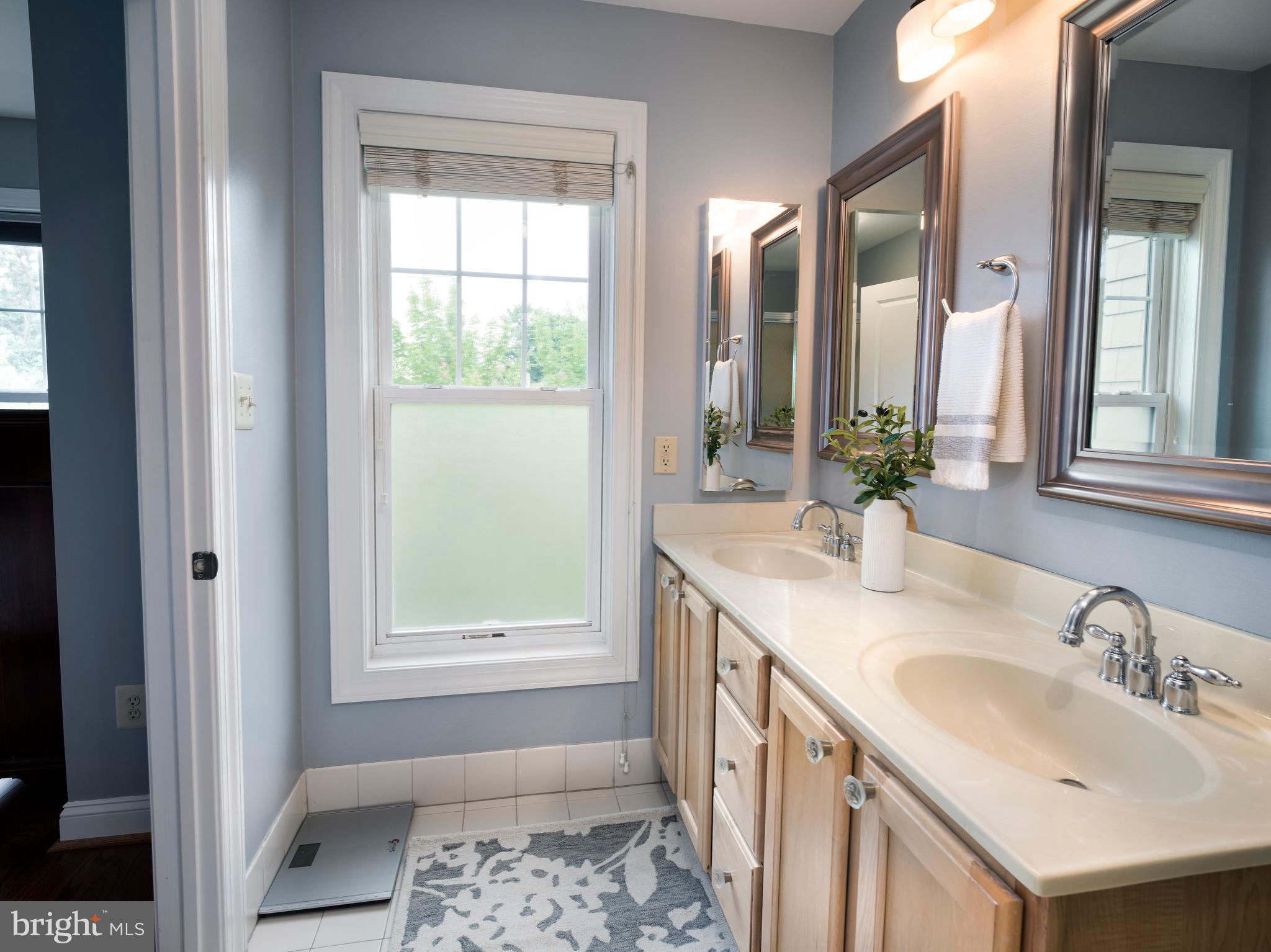 ARDMORE CROSSING - Residential