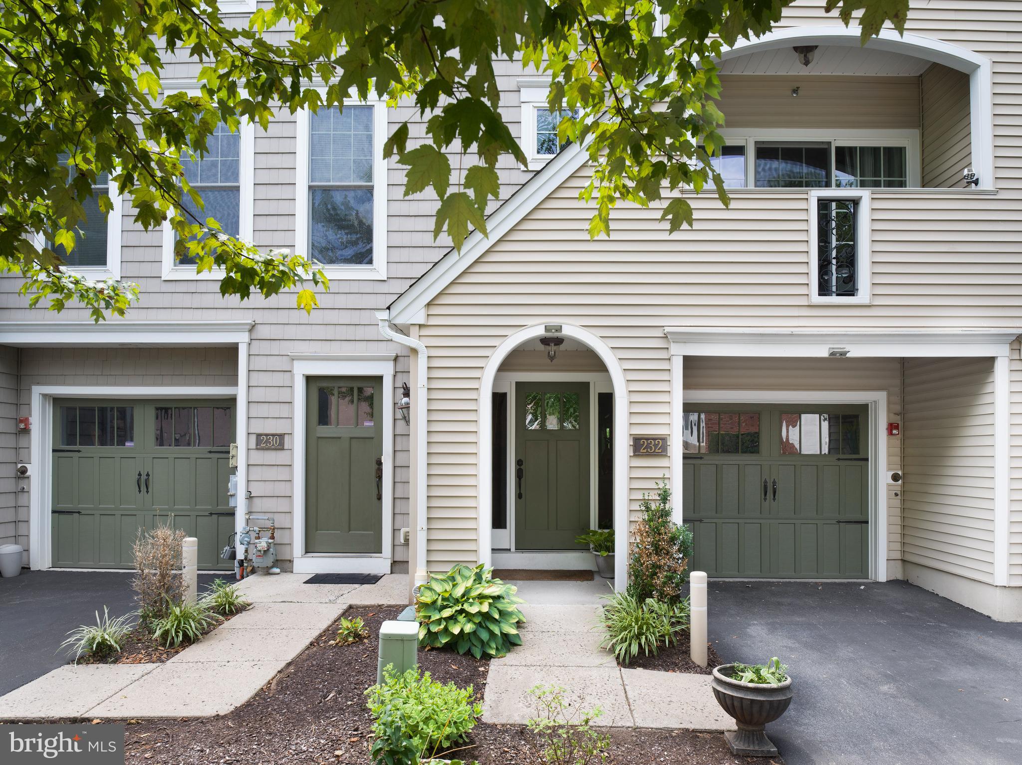 ARDMORE CROSSING - Residential