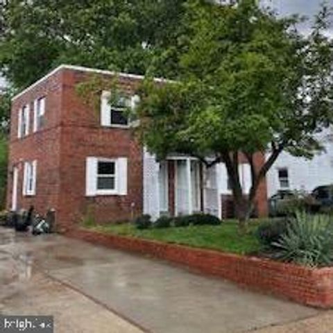 851 S IVY STREET ARLINGTON VA 22204