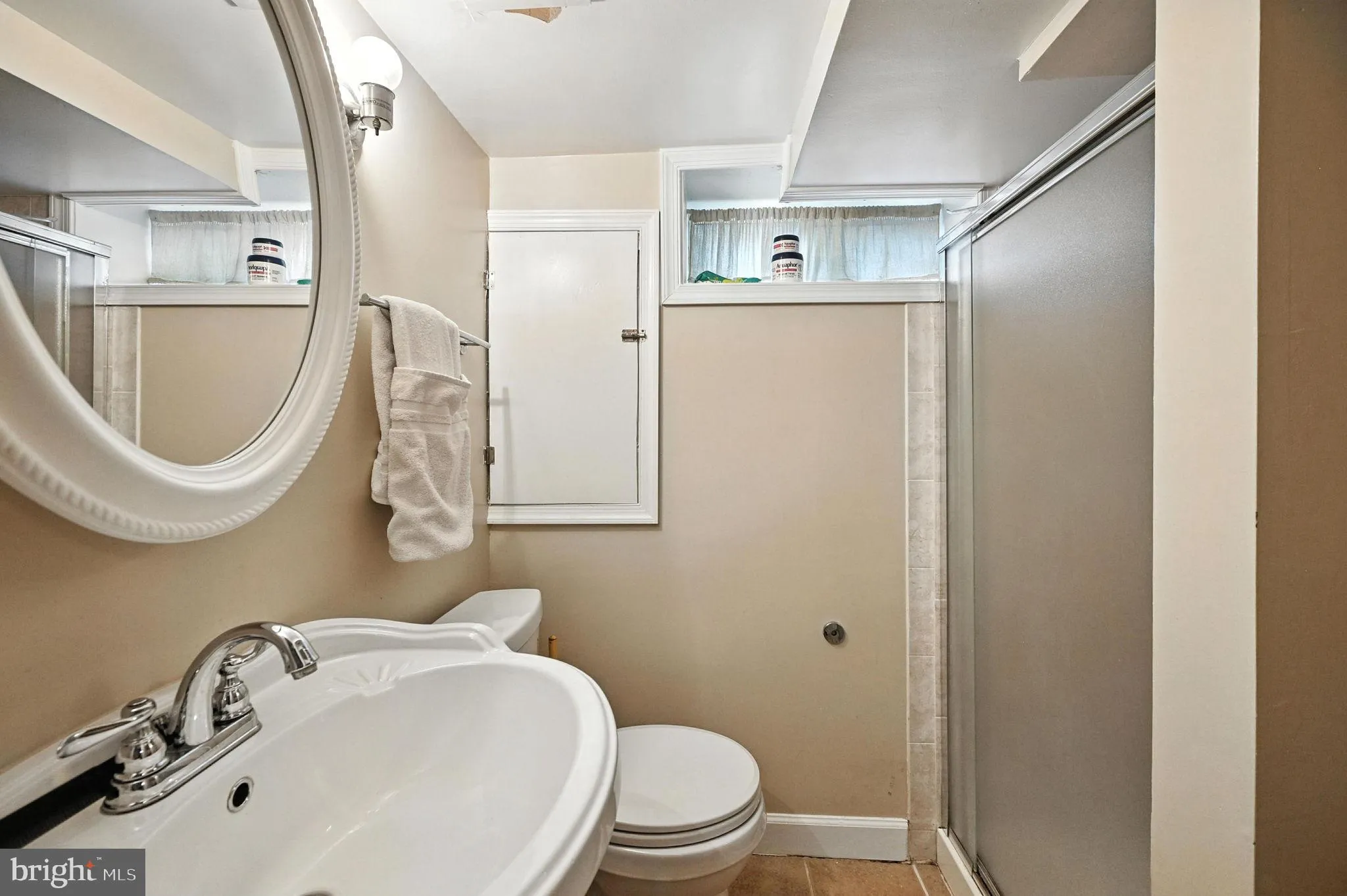 Arlington, Virginia 22204, United States, 2 Bedrooms Bedrooms, ,2 BathroomsBathrooms,Residential,Active,155086