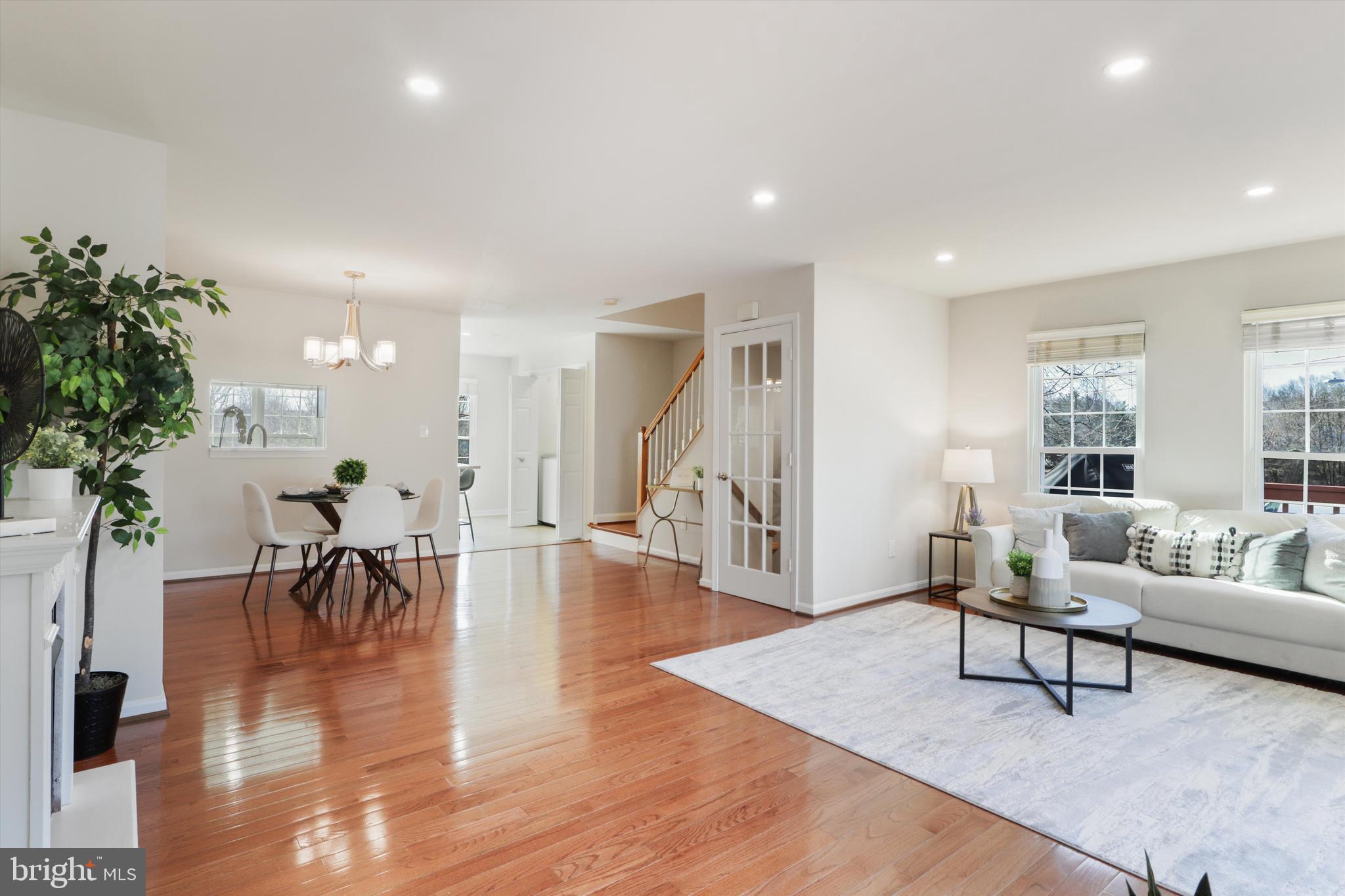 WOODGATE MANOR - Residential