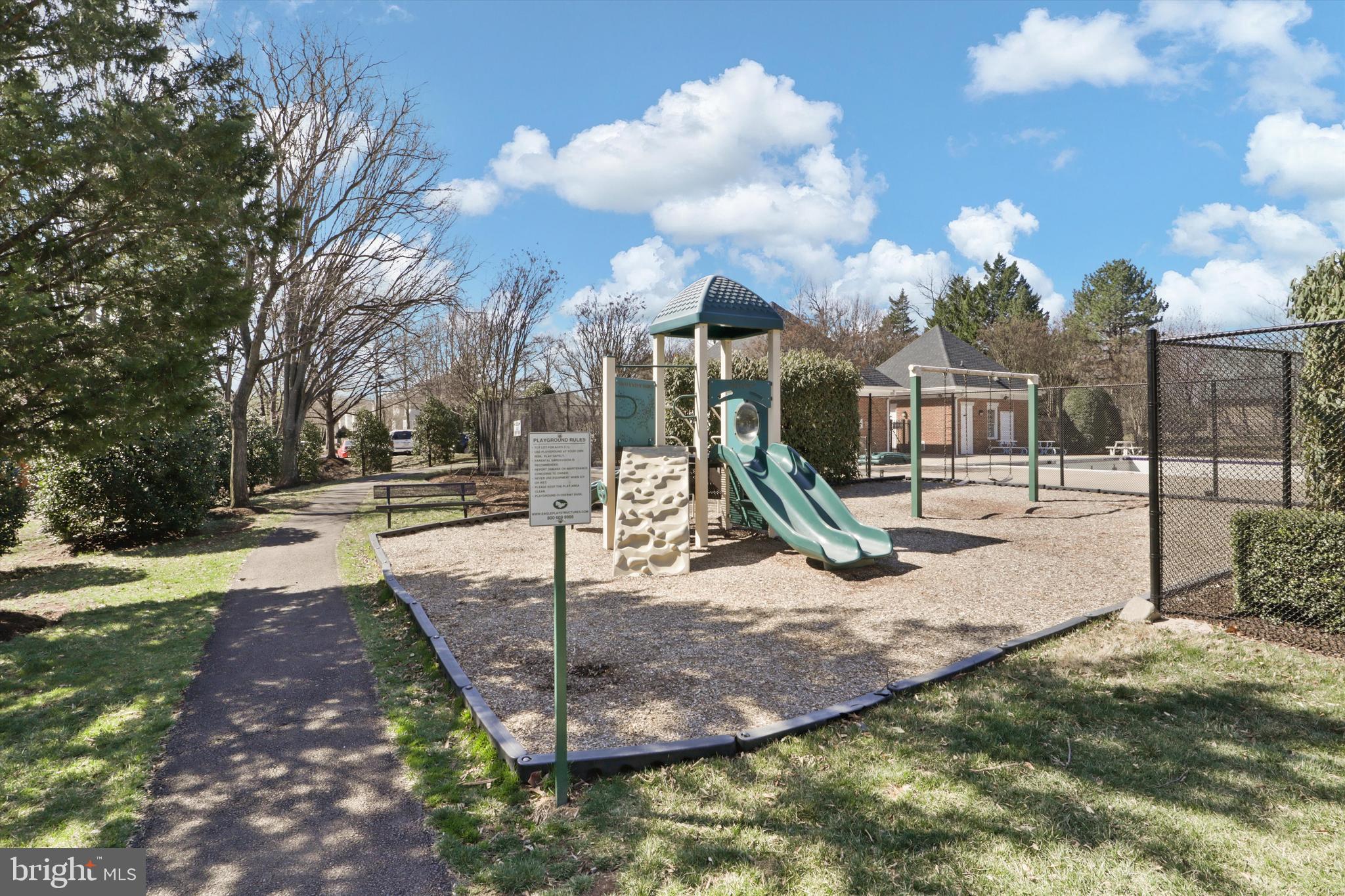 WOODGATE MANOR - Residential