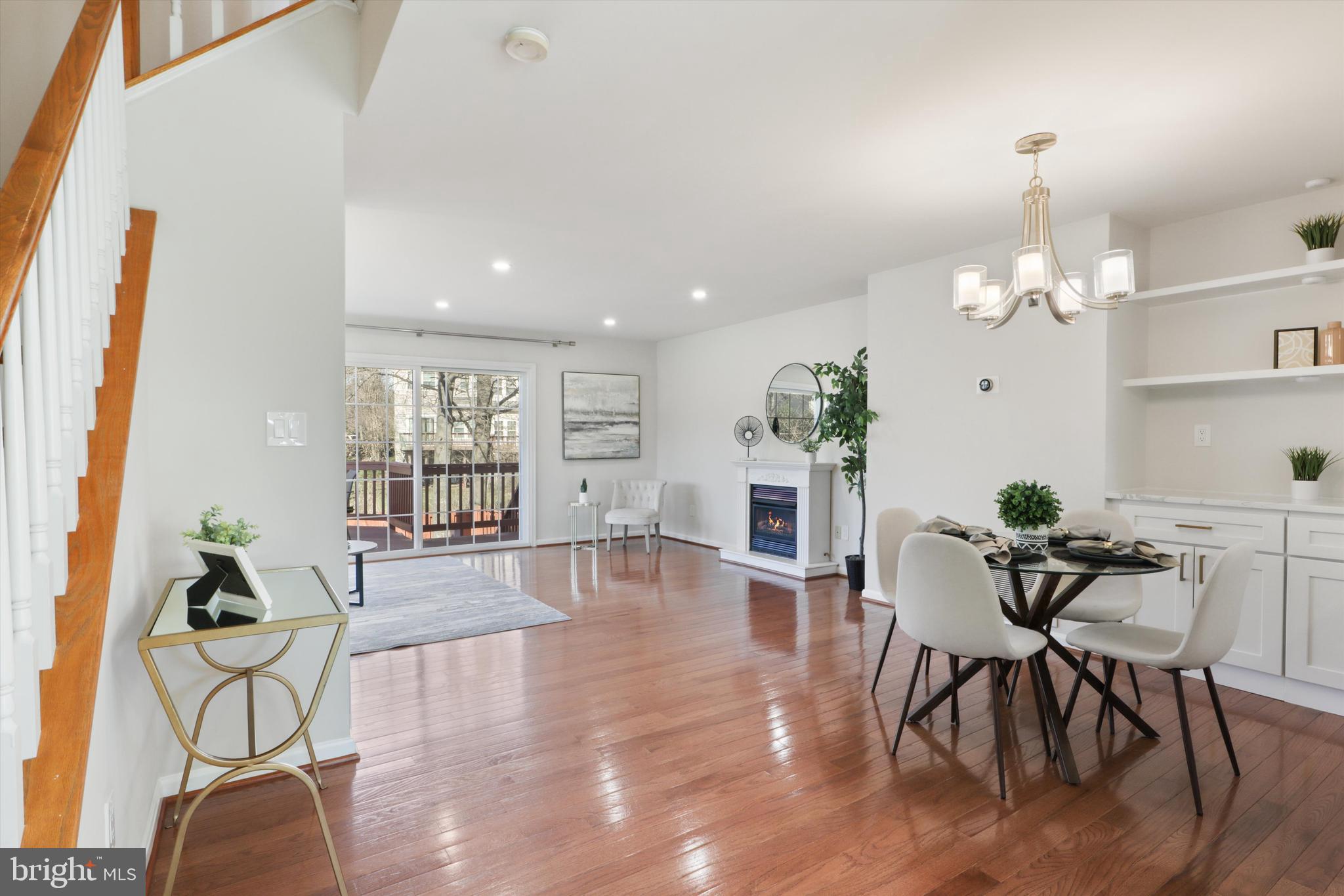 WOODGATE MANOR - Residential