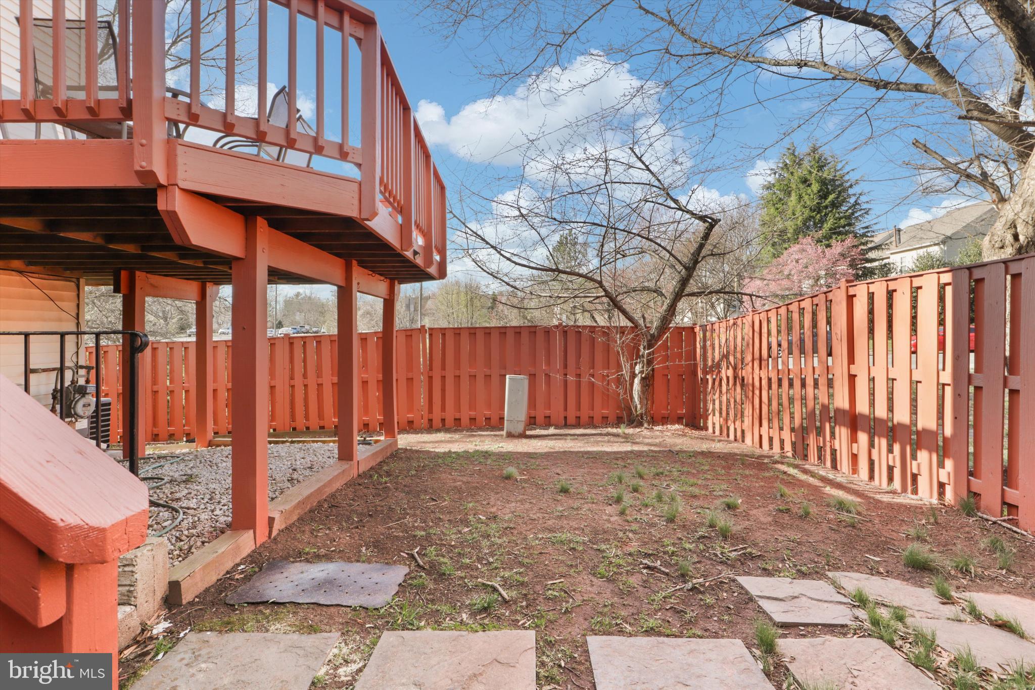 WOODGATE MANOR - Residential