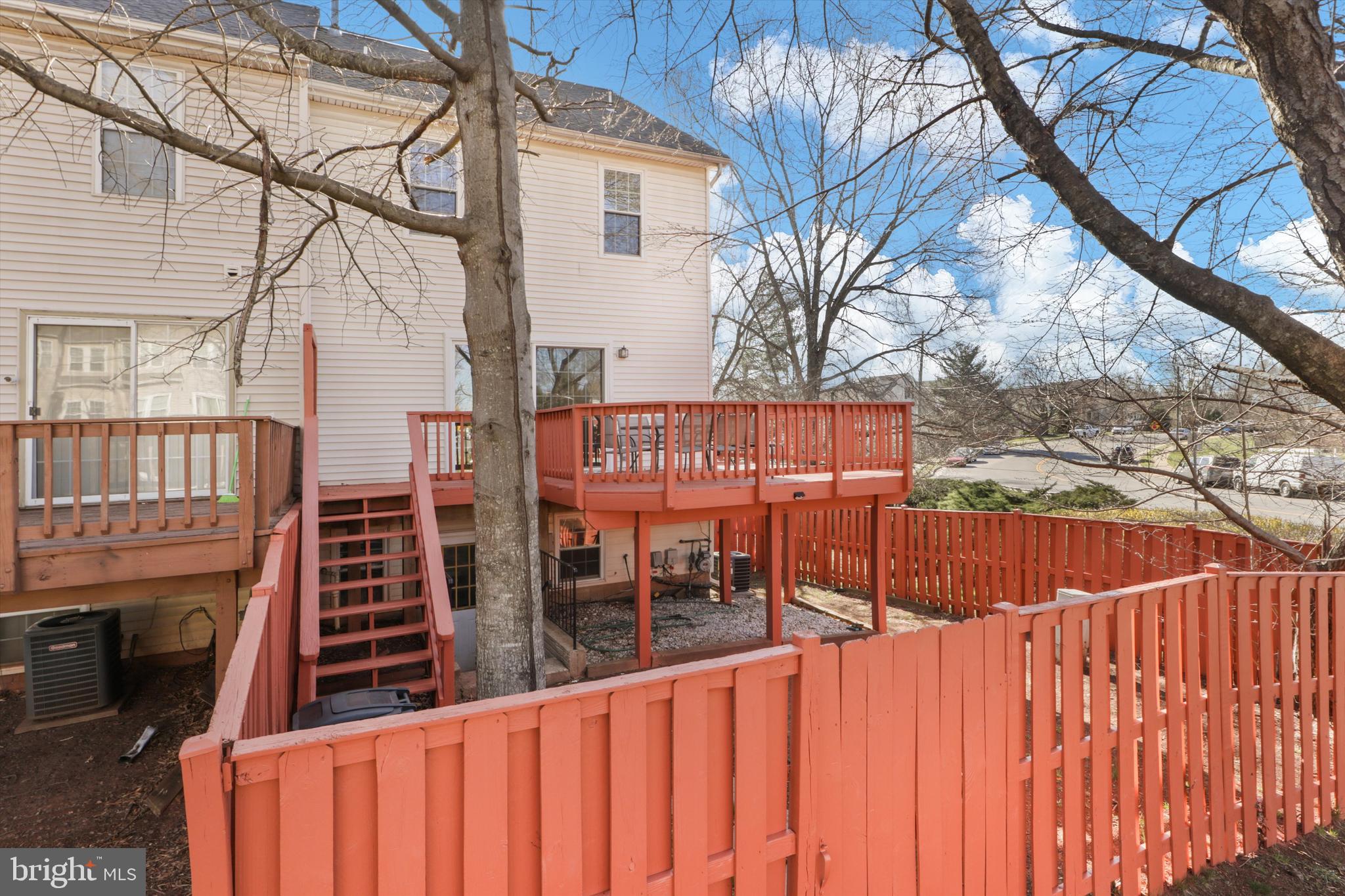 WOODGATE MANOR - Residential